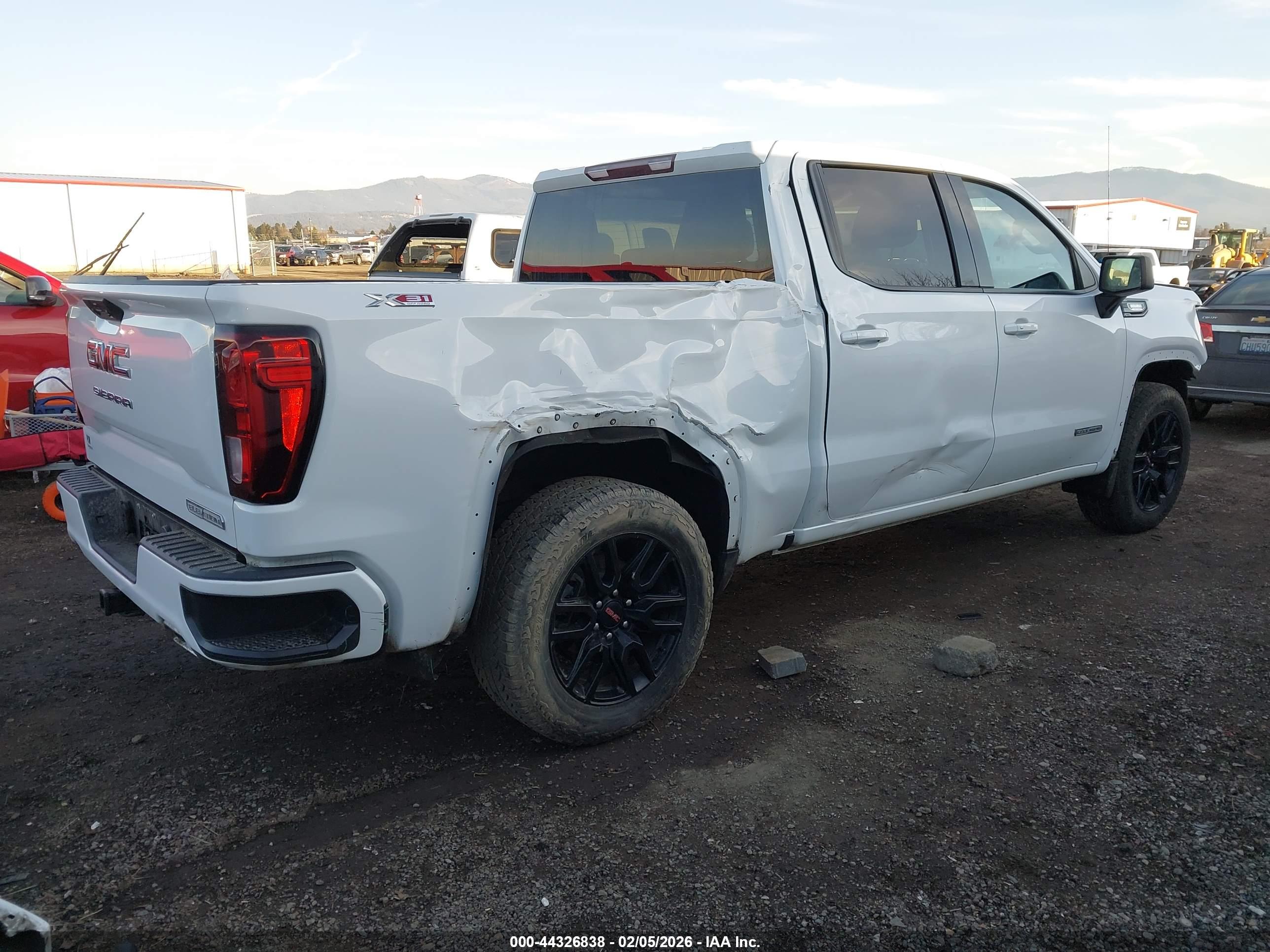 GMC SIERRA image 4