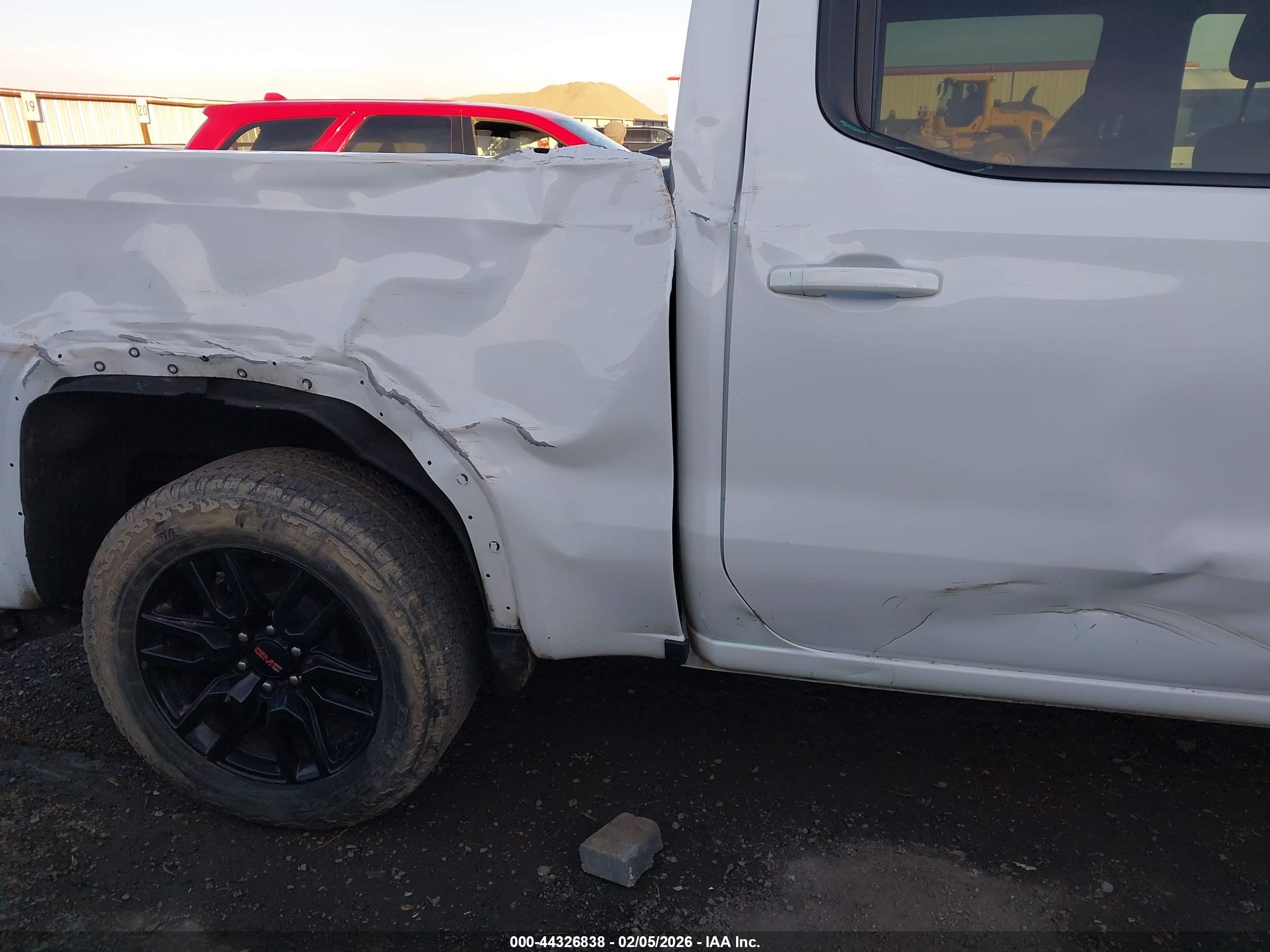 GMC SIERRA image 6