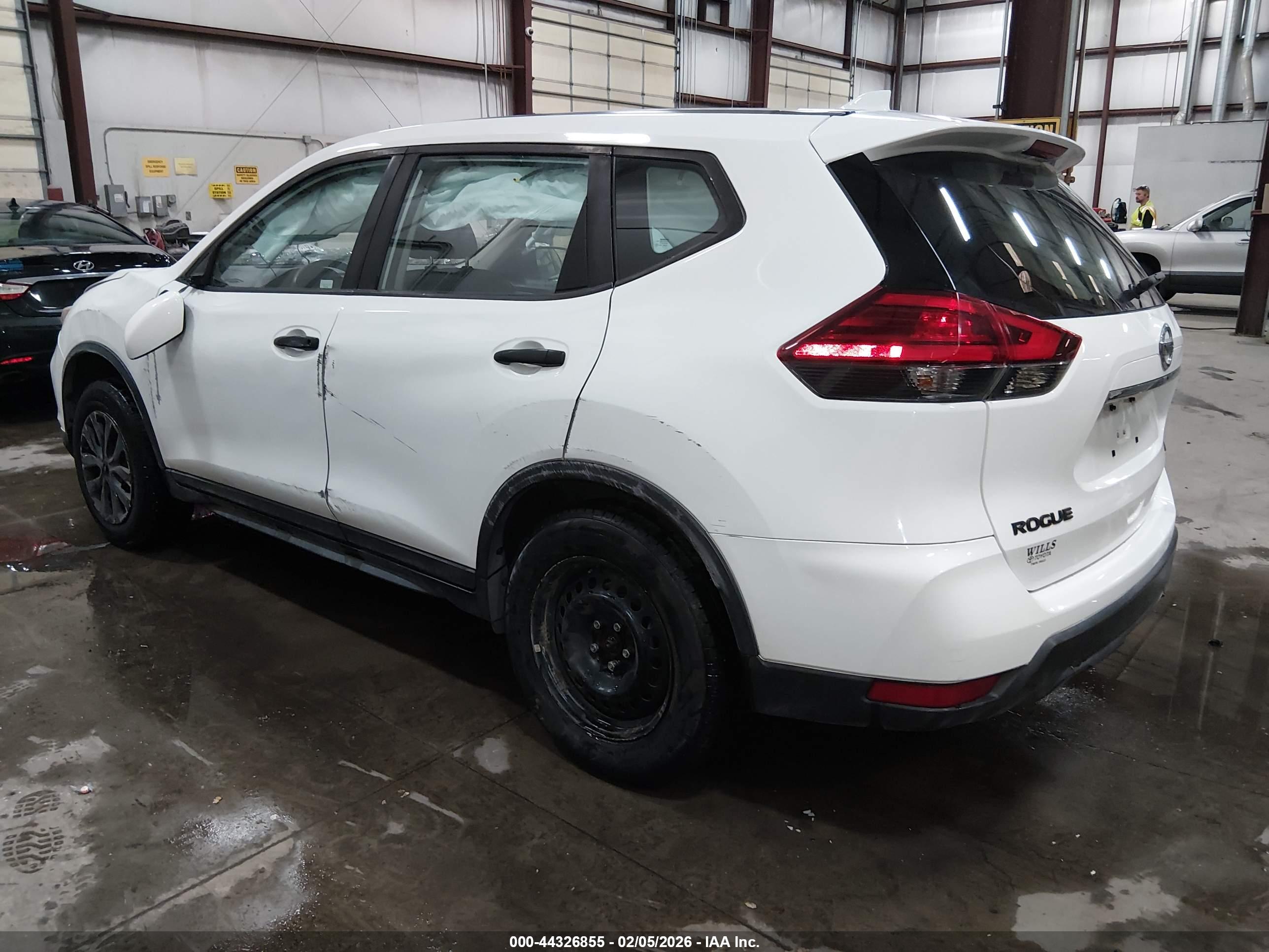 NISSAN ROGUE image 3