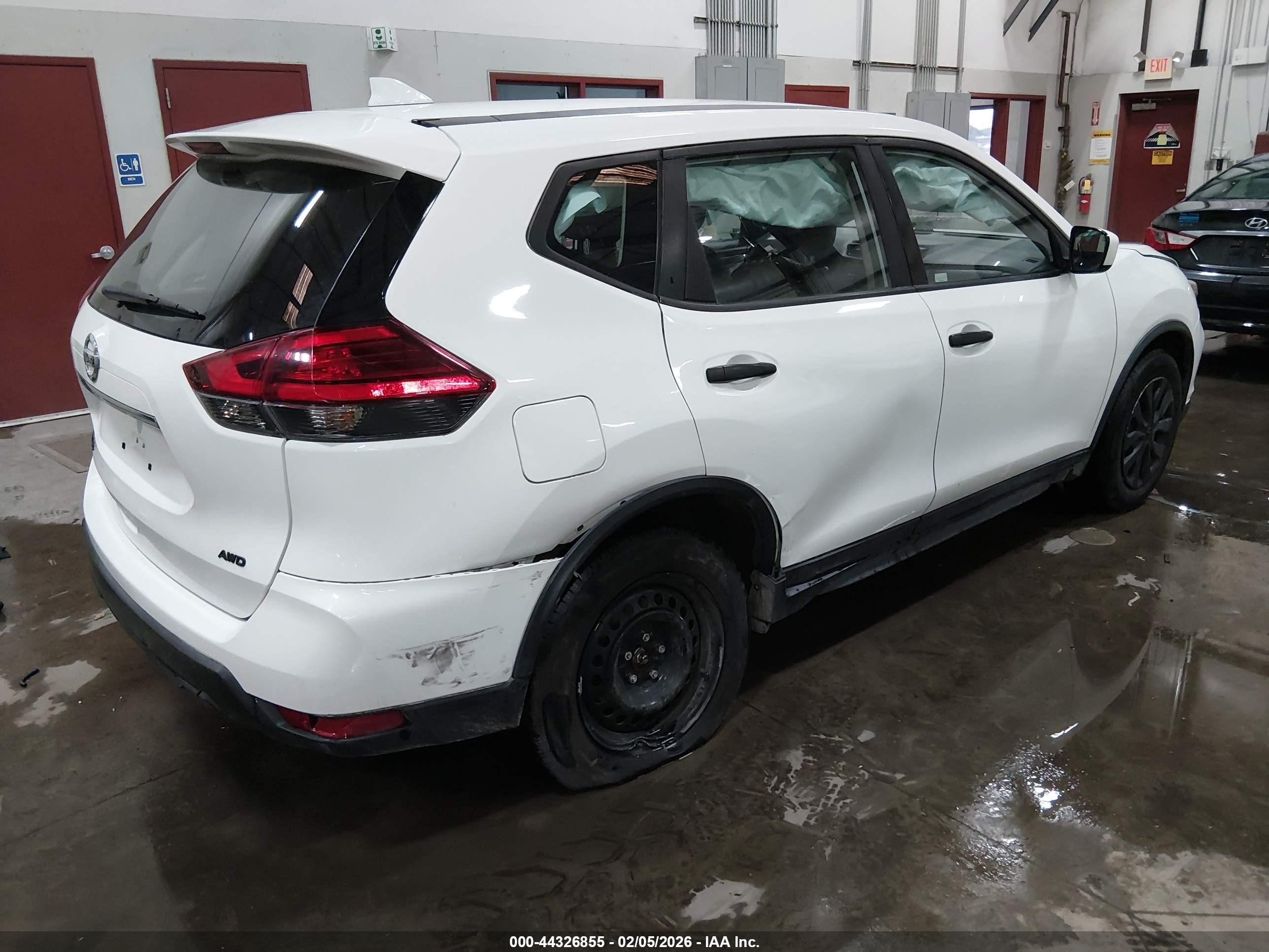 NISSAN ROGUE image 4
