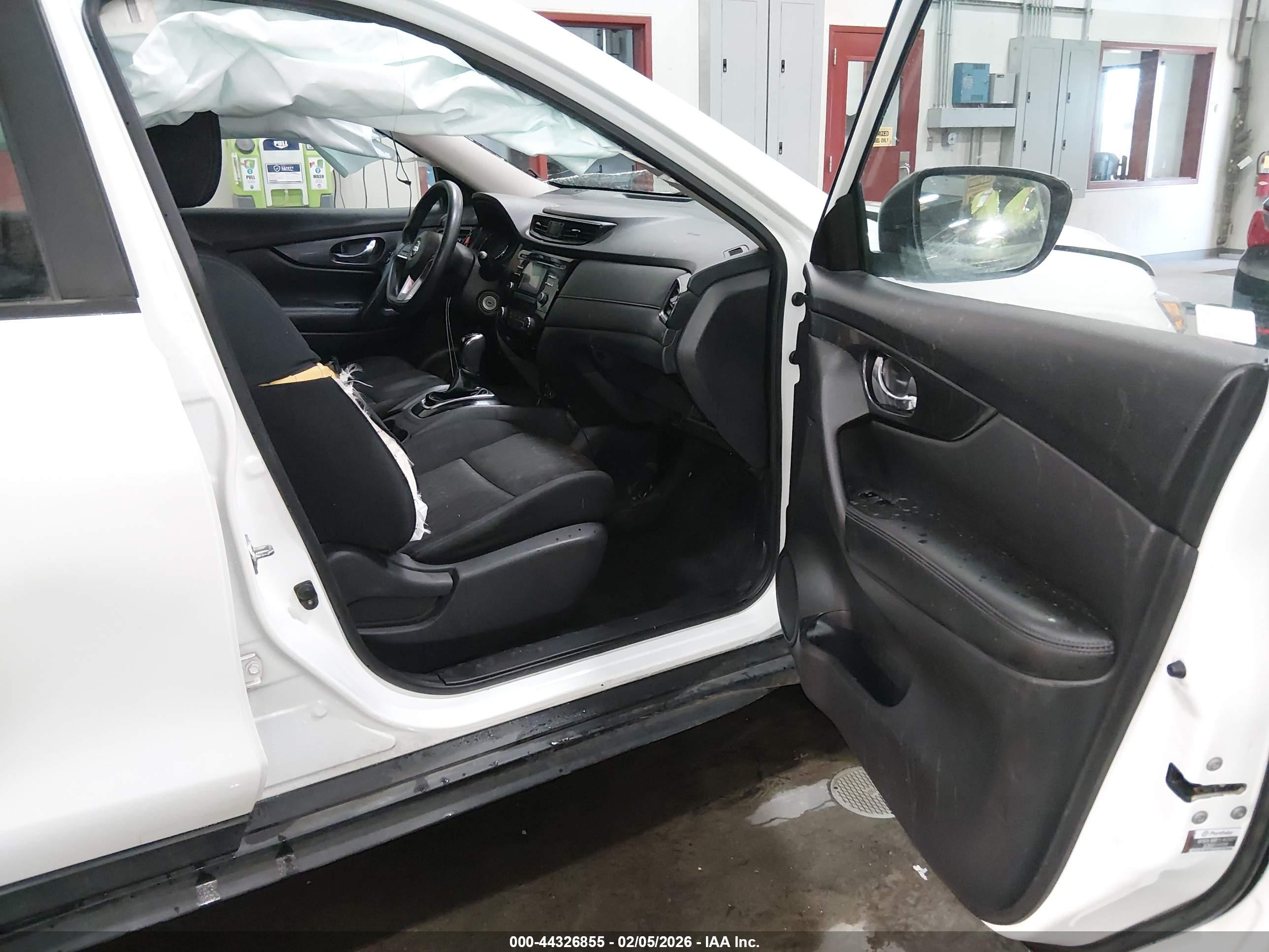 NISSAN ROGUE image 5