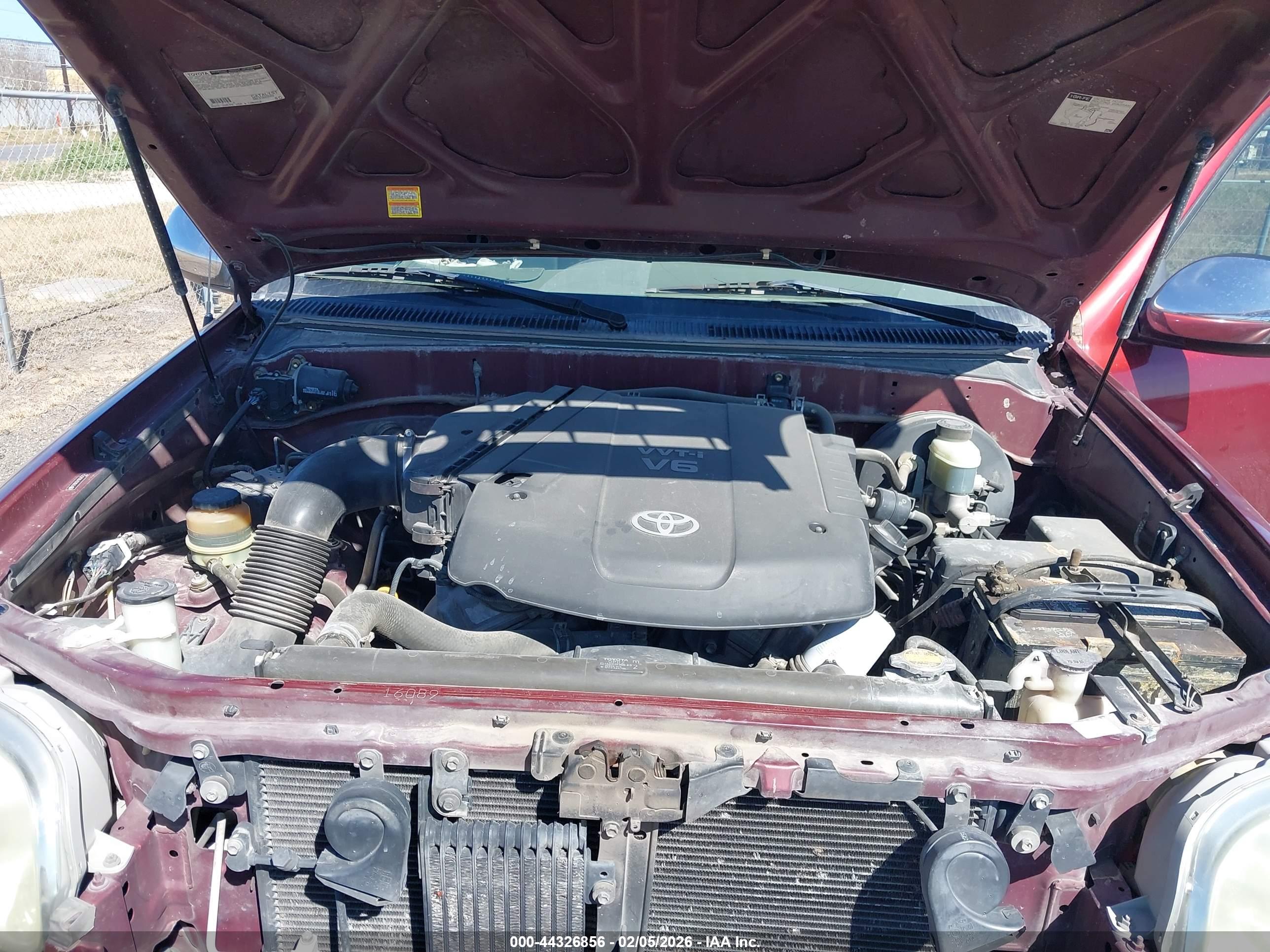 TOYOTA TUNDRA image 10