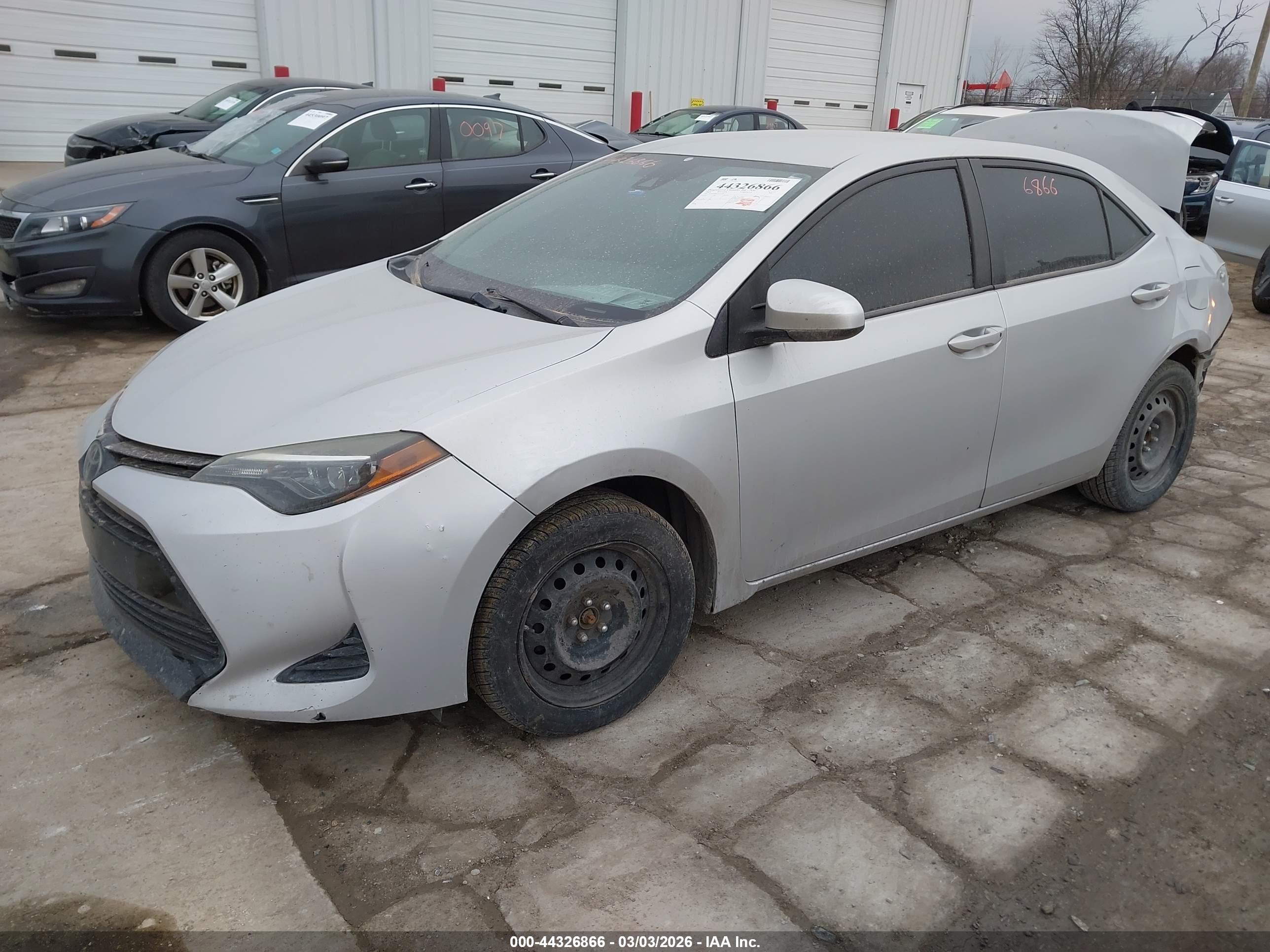 TOYOTA COROLLA image 2