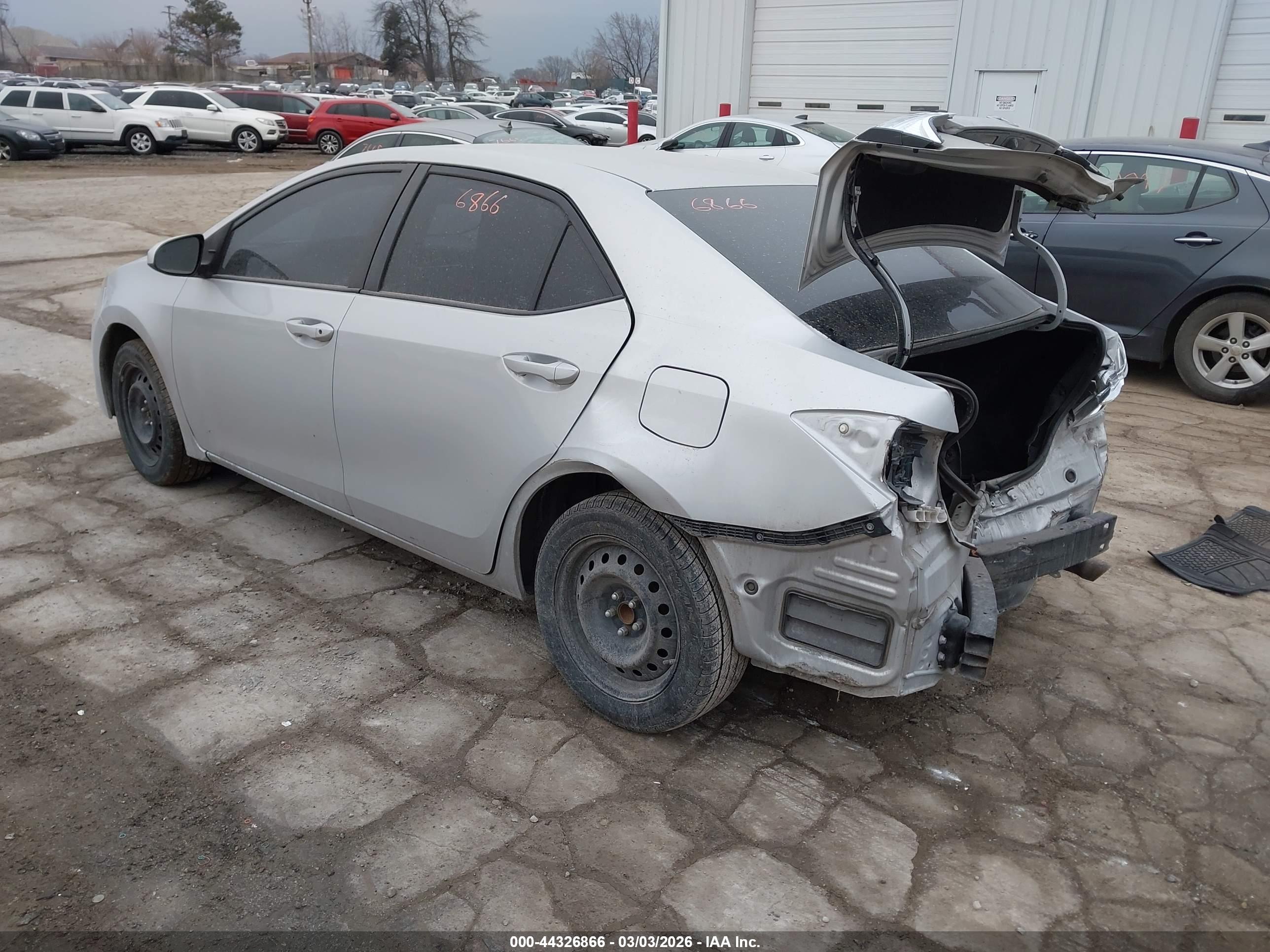 TOYOTA COROLLA image 3