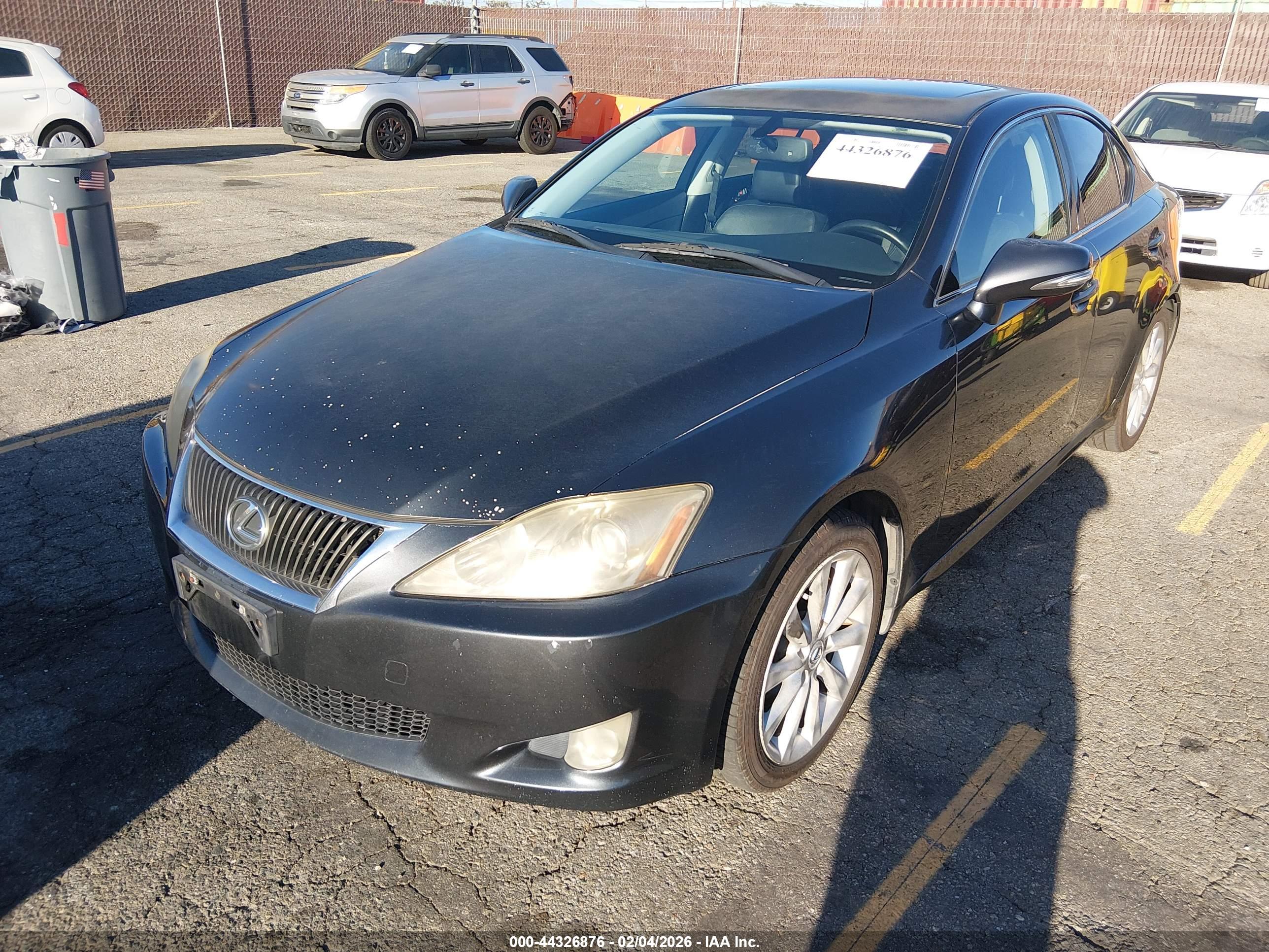 LEXUS IS image 2