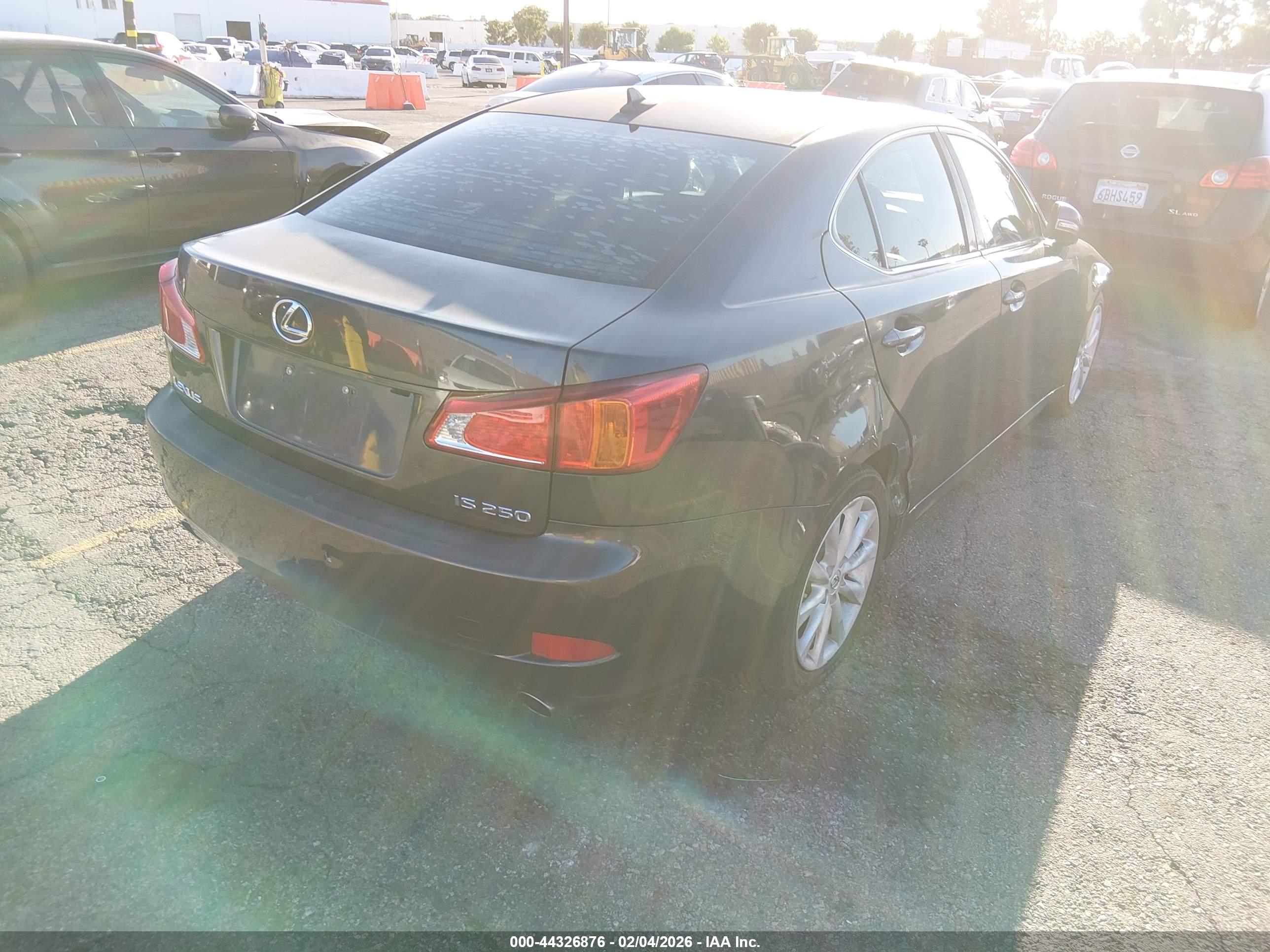 LEXUS IS image 4