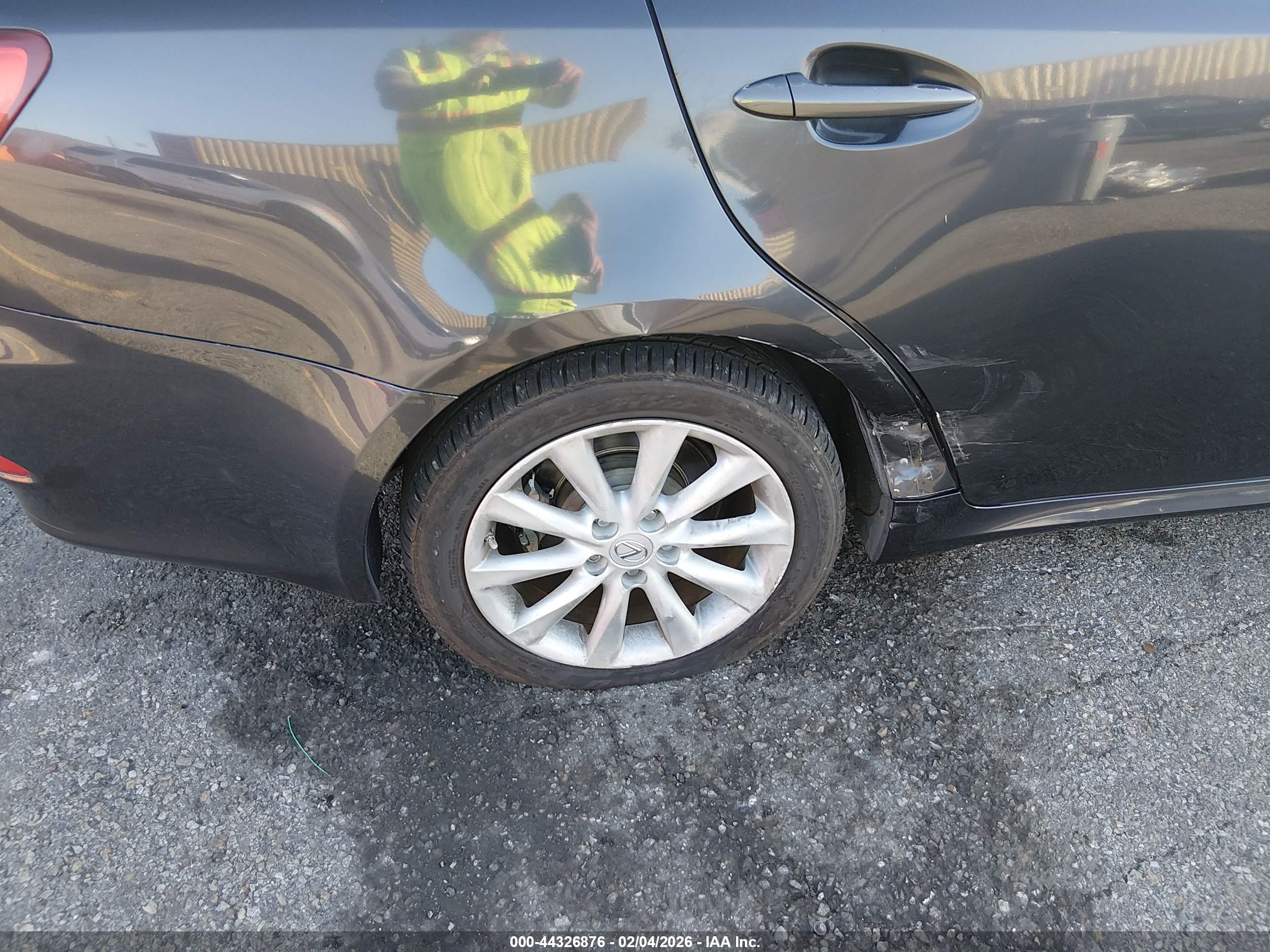LEXUS IS image 6