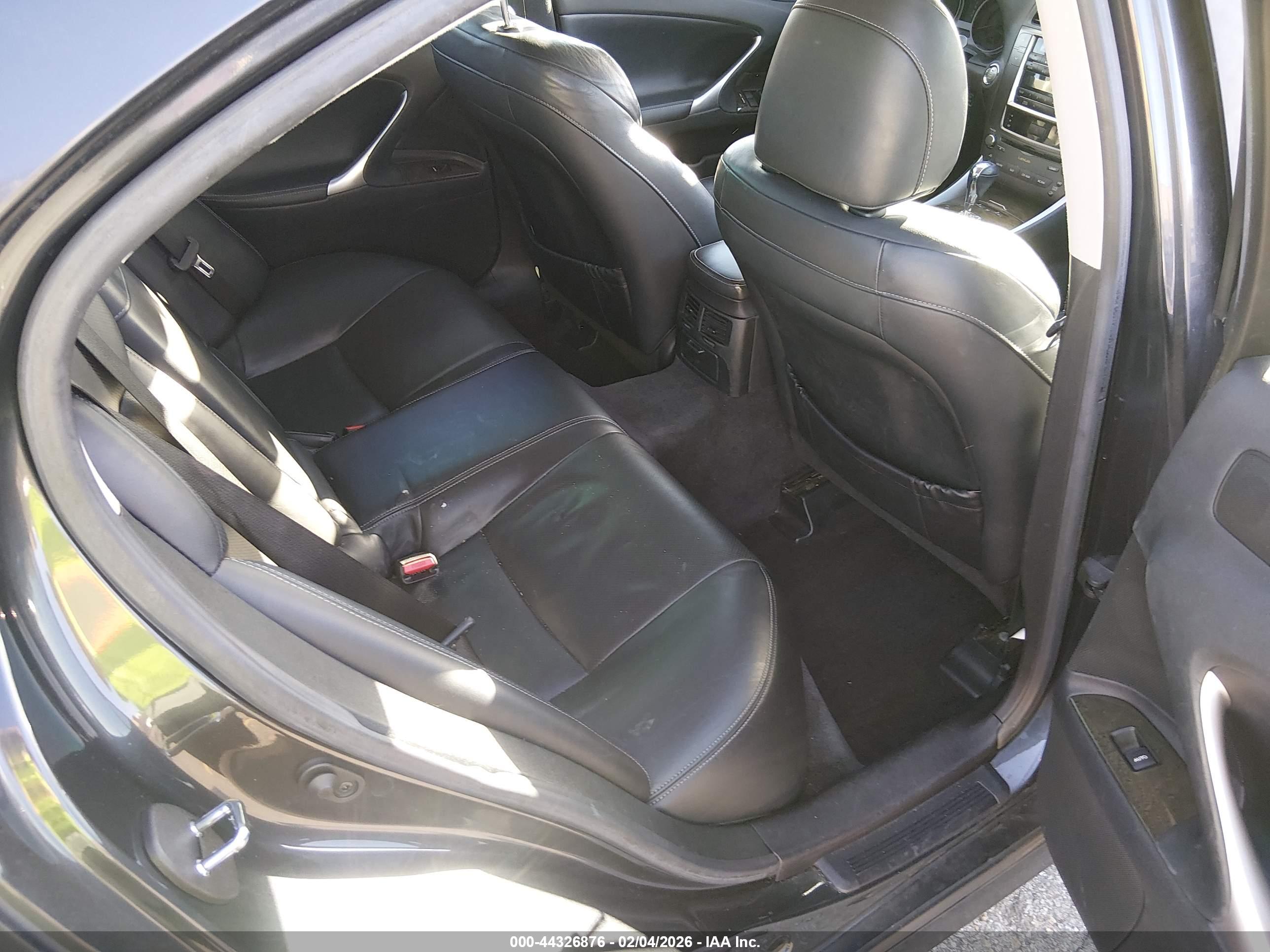 LEXUS IS image 8