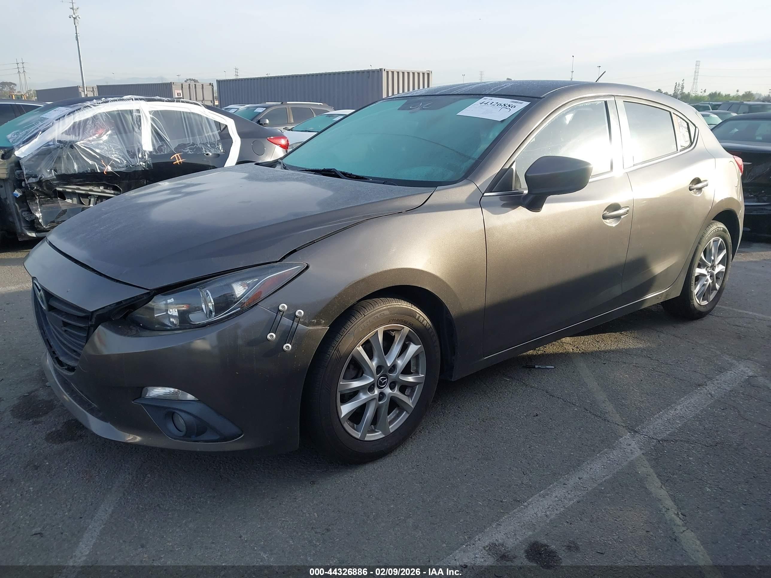 MAZDA MAZDA3 image 2