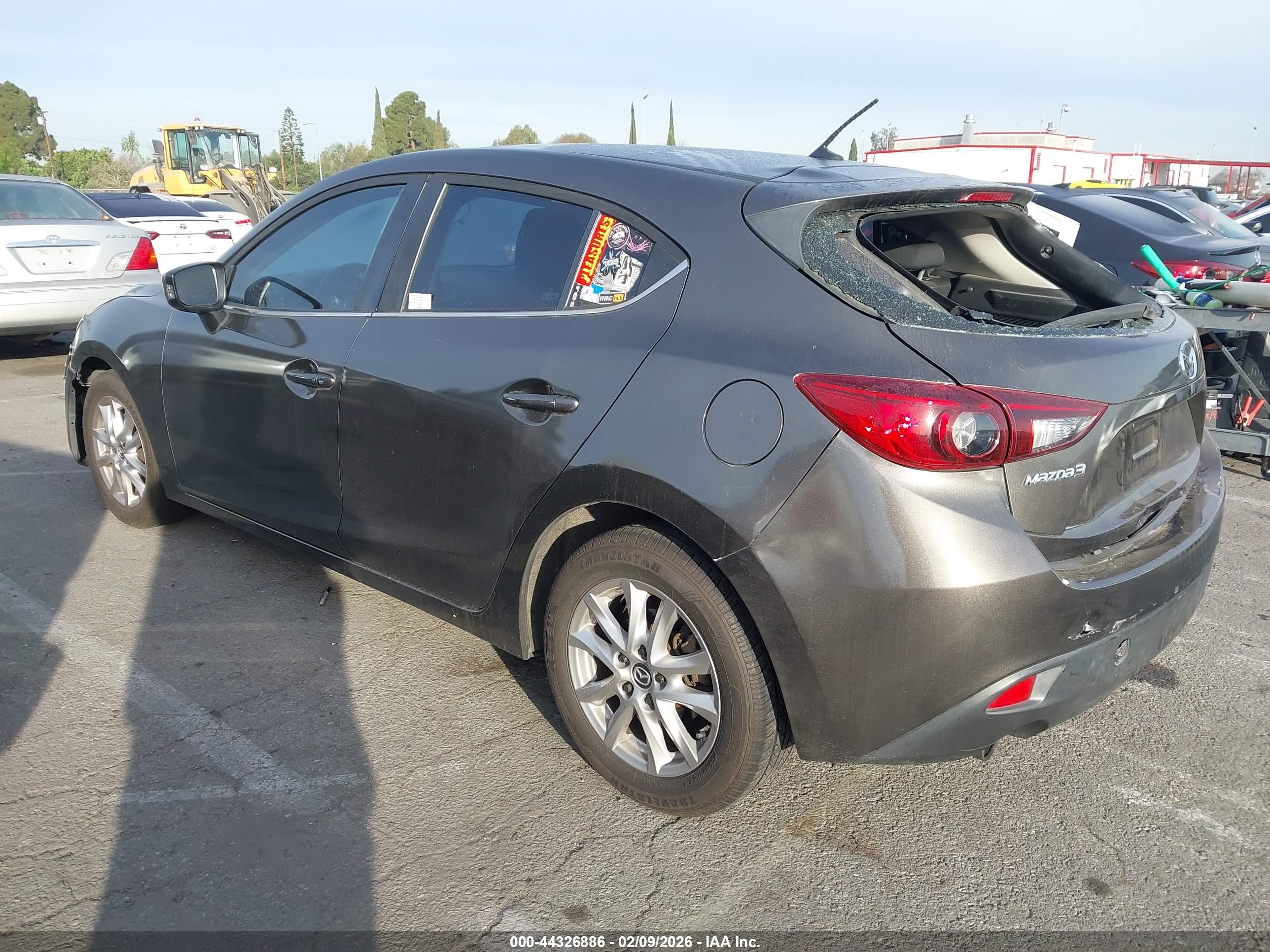 MAZDA MAZDA3 image 3