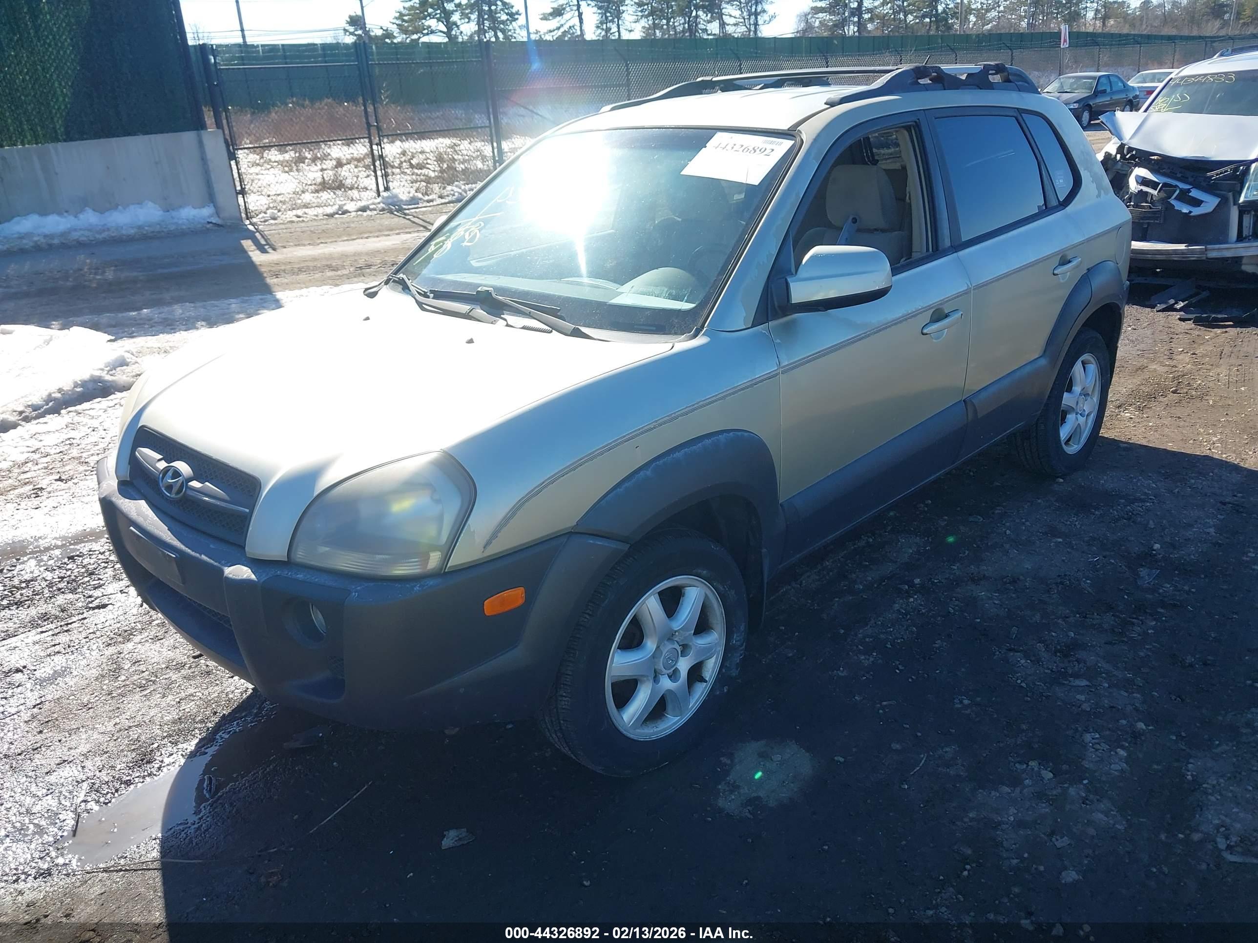 HYUNDAI TUCSON image 2