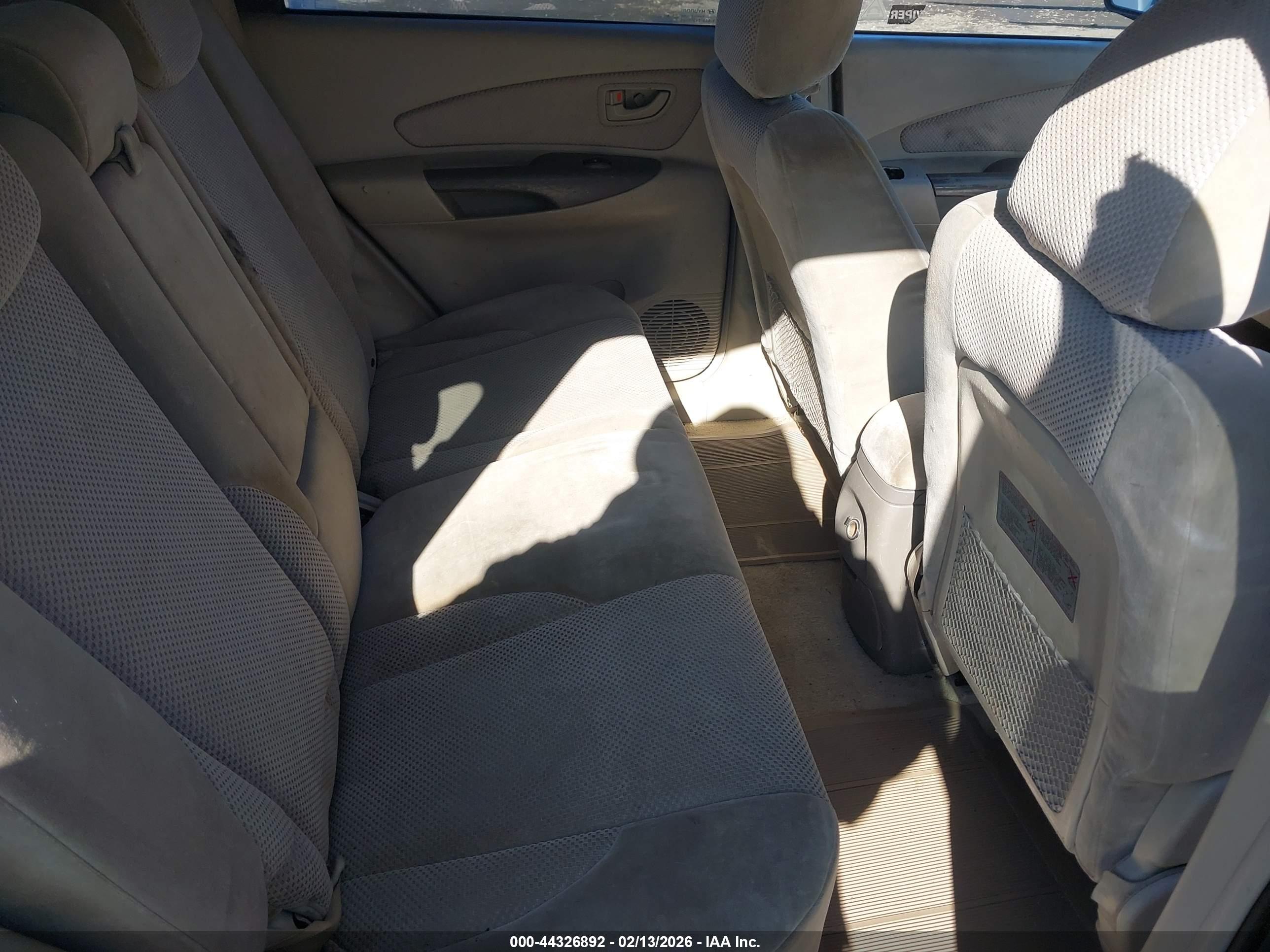 HYUNDAI TUCSON image 8