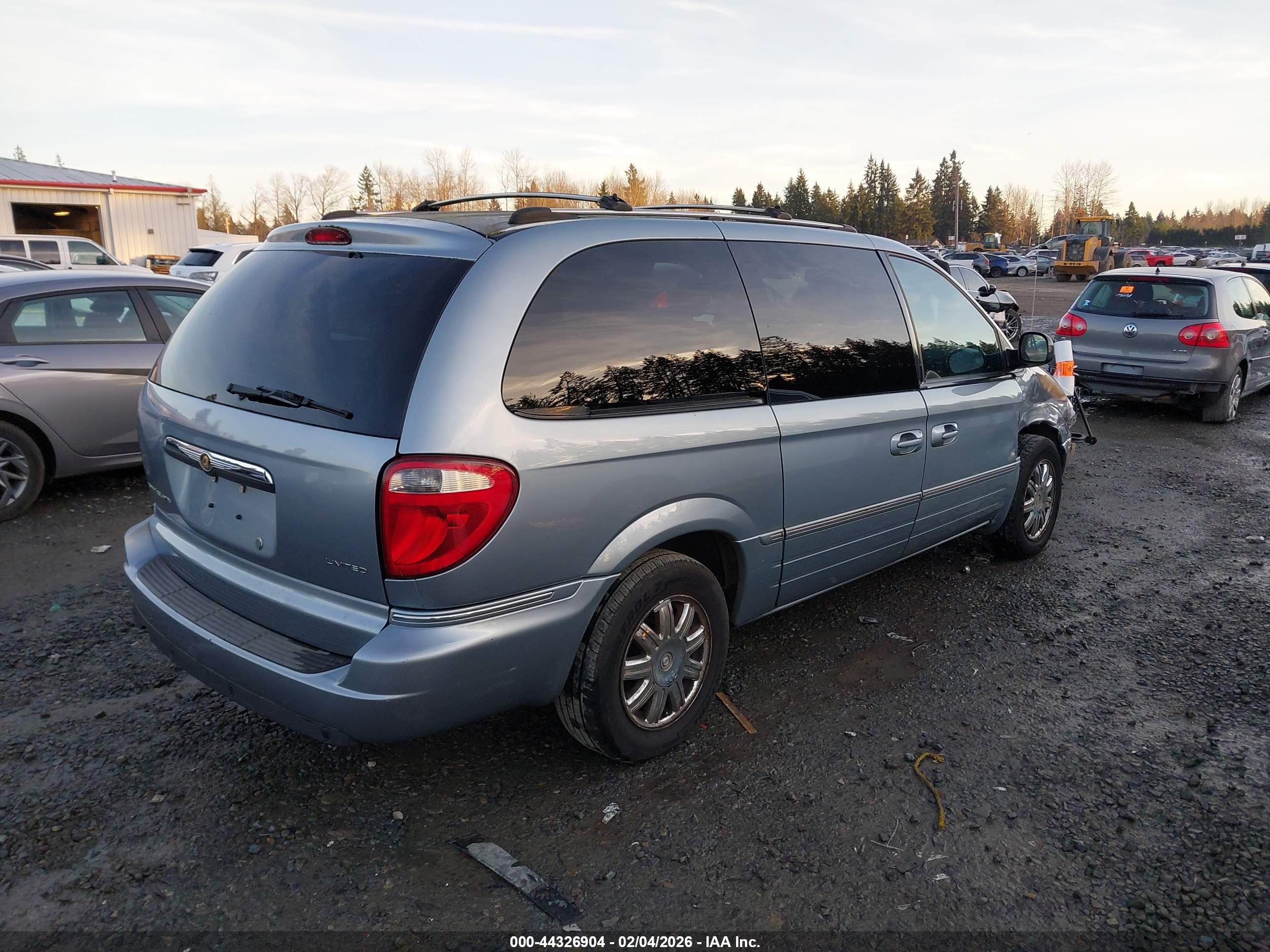 CHRYSLER TOWN image 4