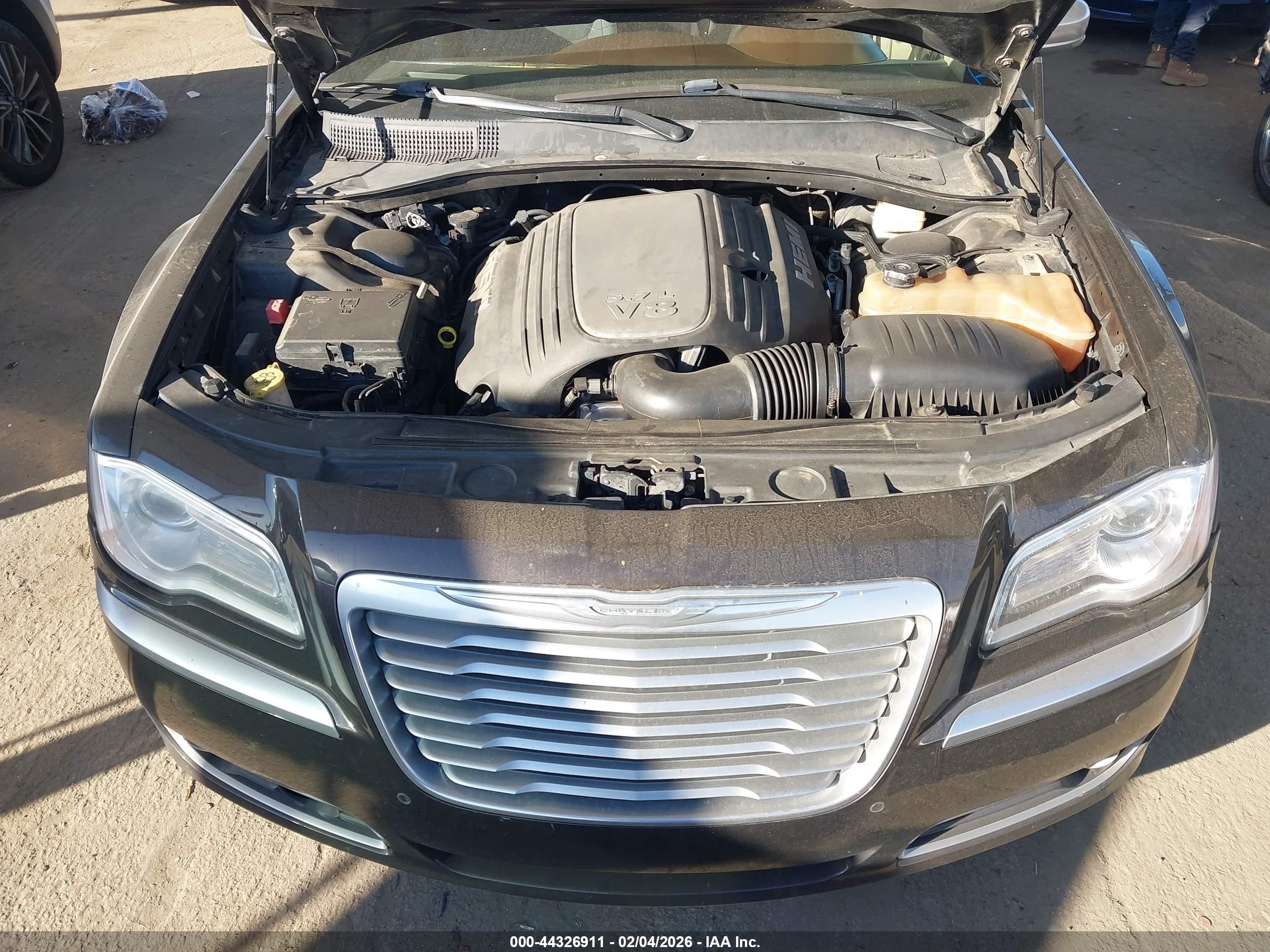 CHRYSLER 300C image 10