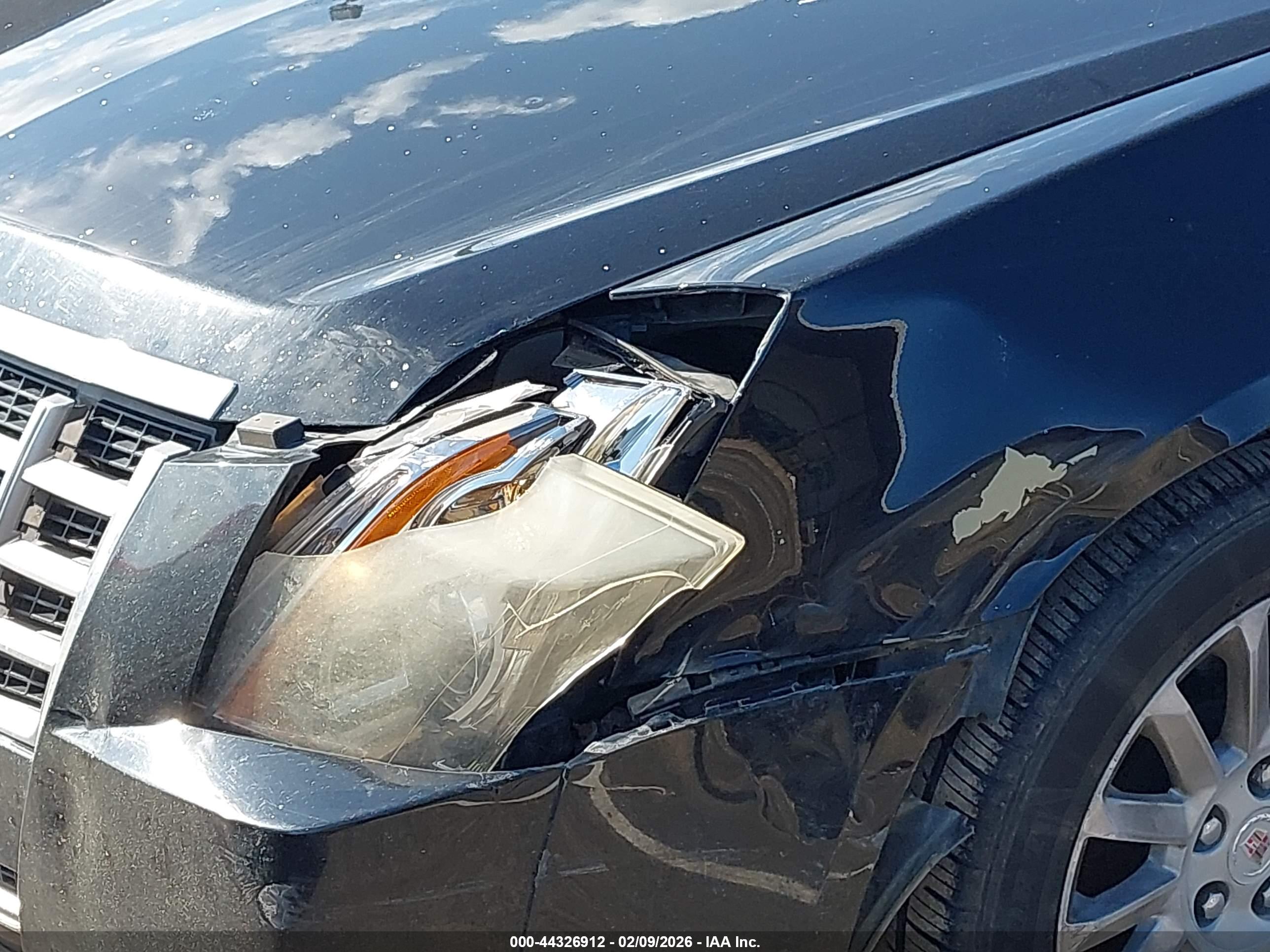 CADILLAC CTS image 6