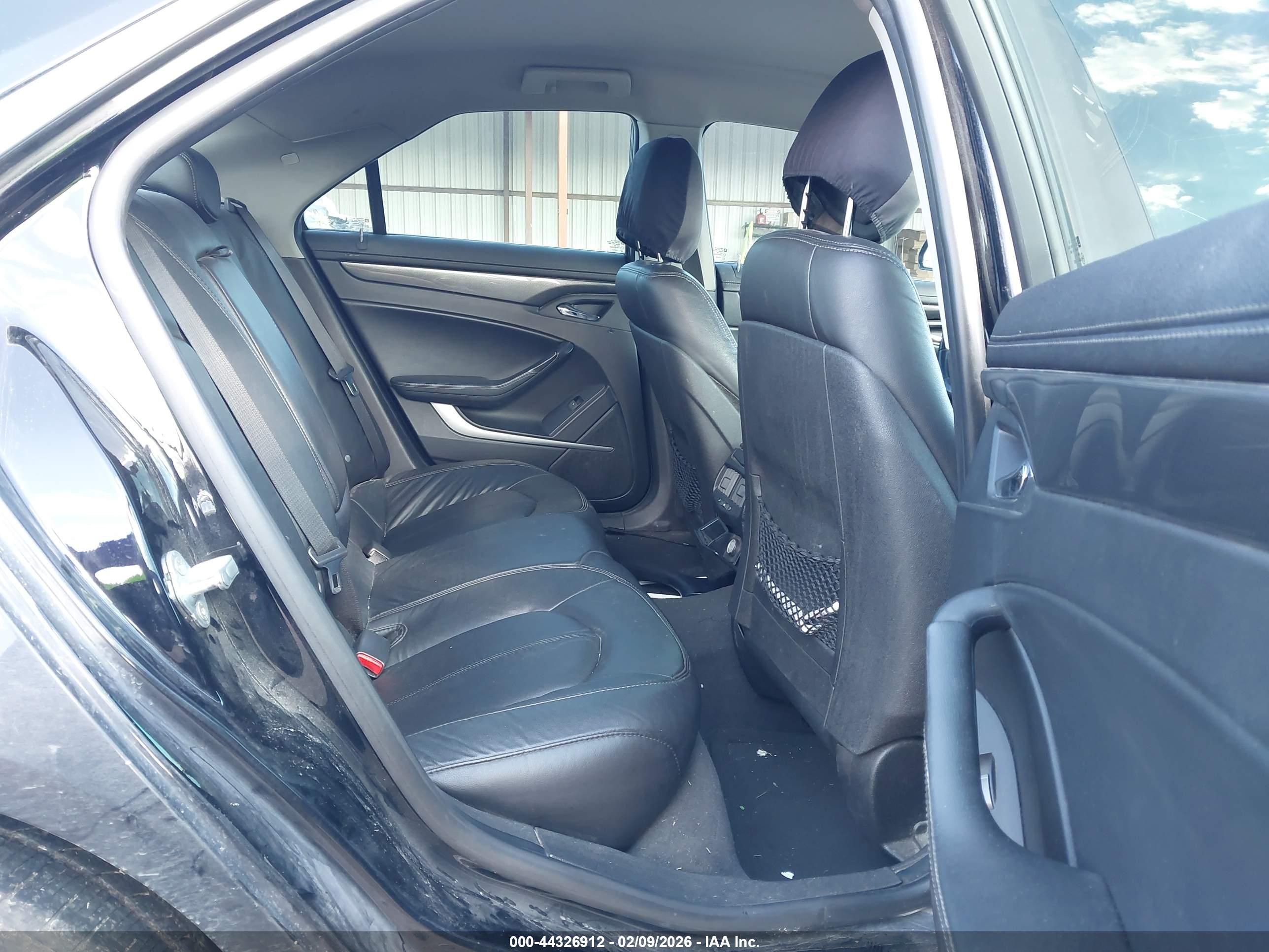 CADILLAC CTS image 8