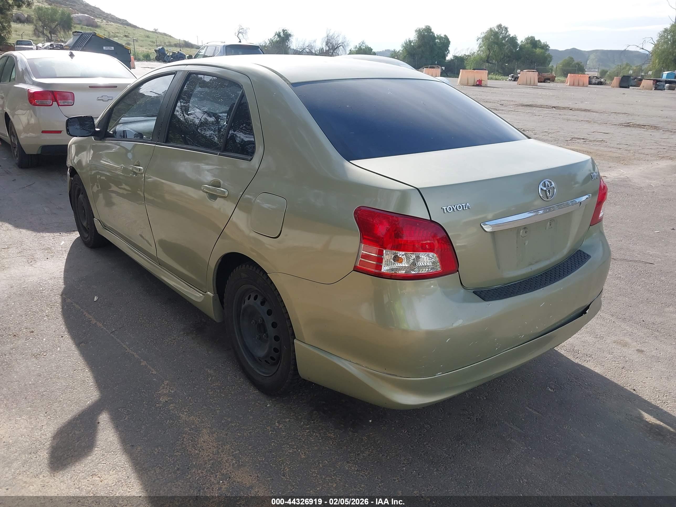 TOYOTA YARIS image 3