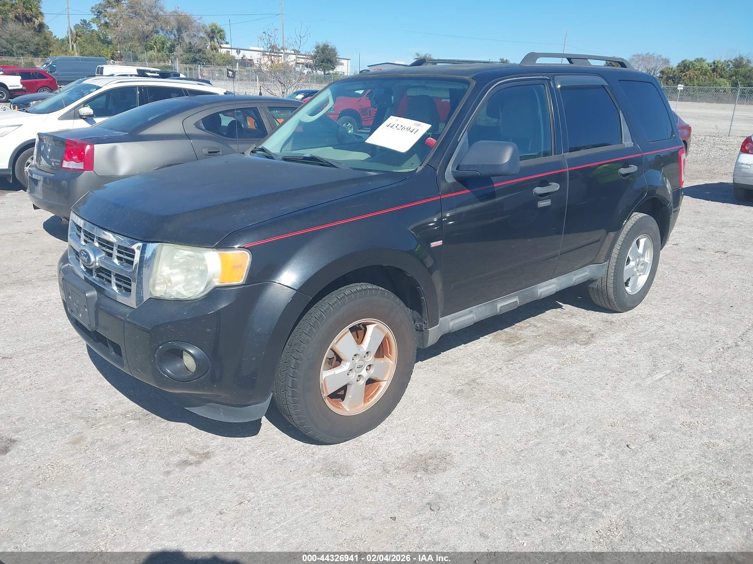 FORD ESCAPE image 2