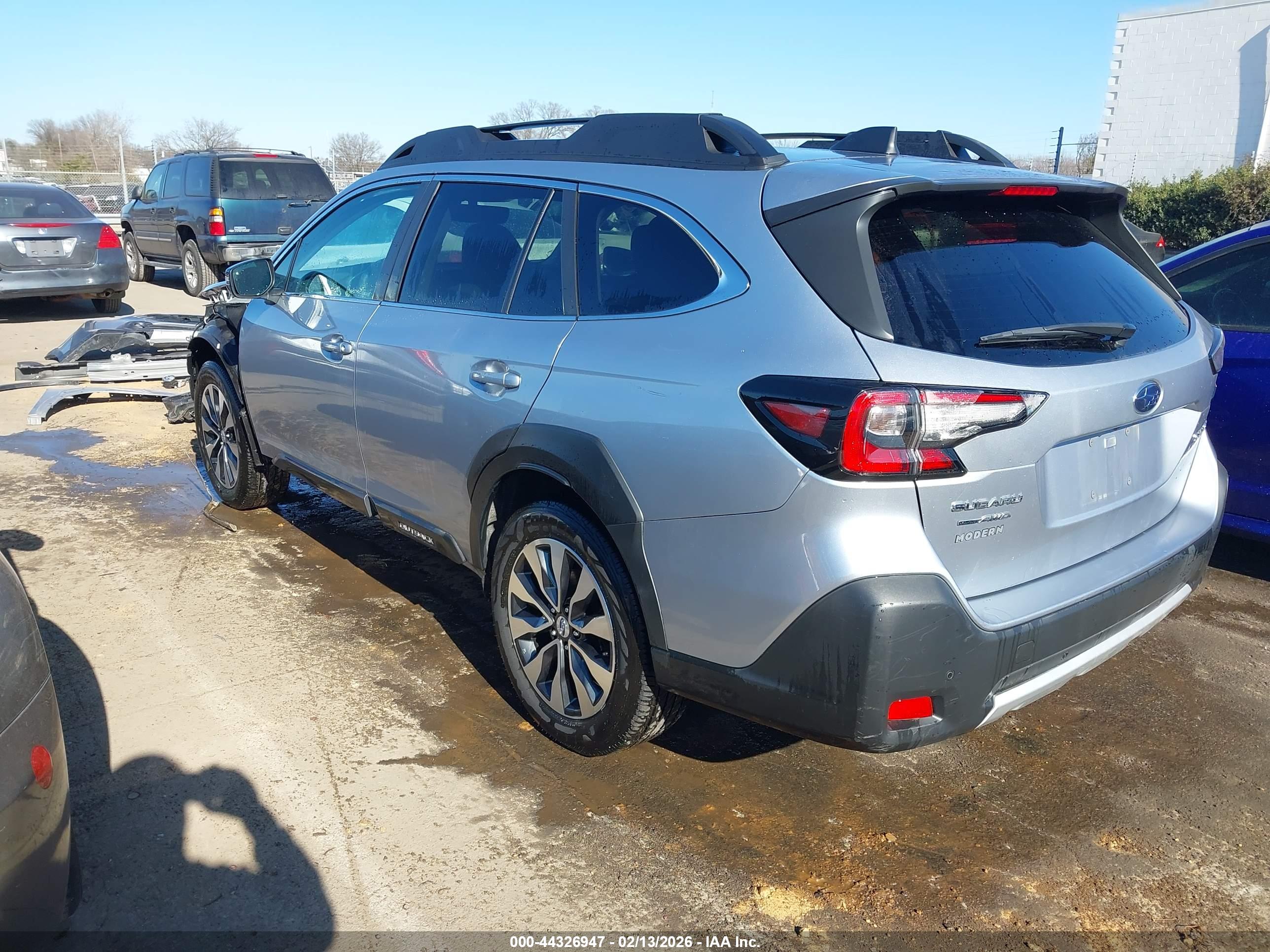 SUBARU OUTBACK image 3