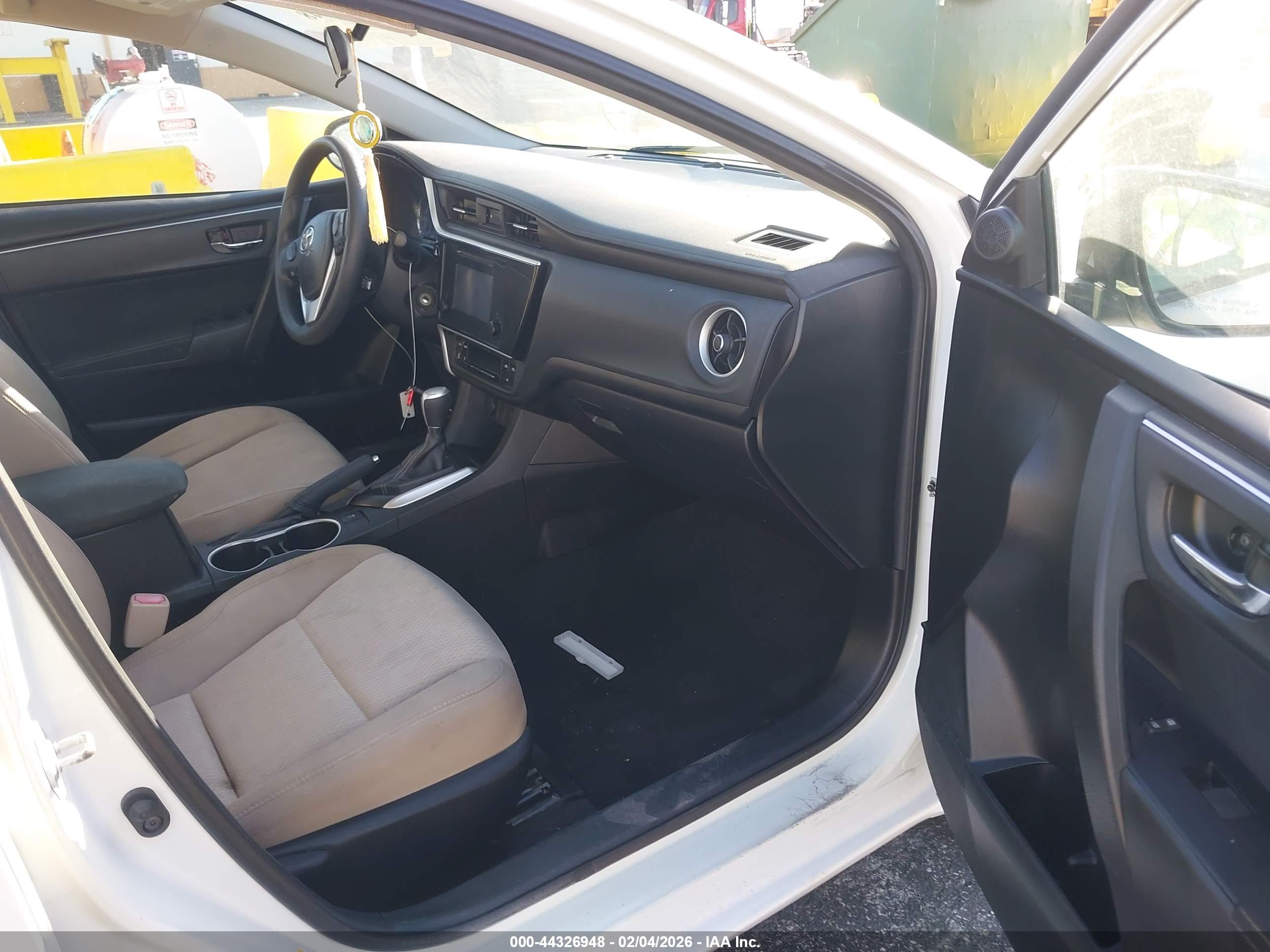 TOYOTA COROLLA image 5