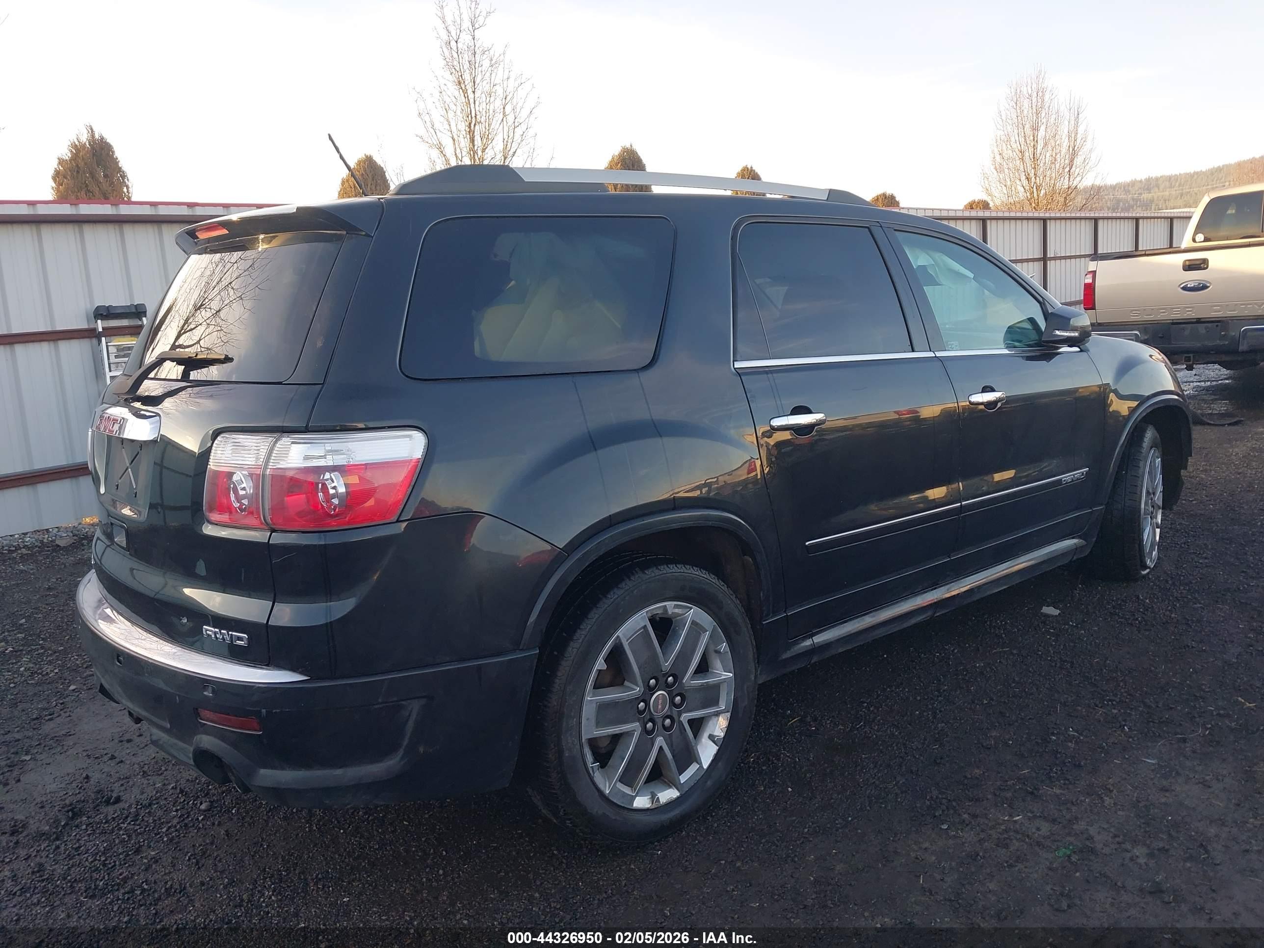 GMC ACADIA image 4