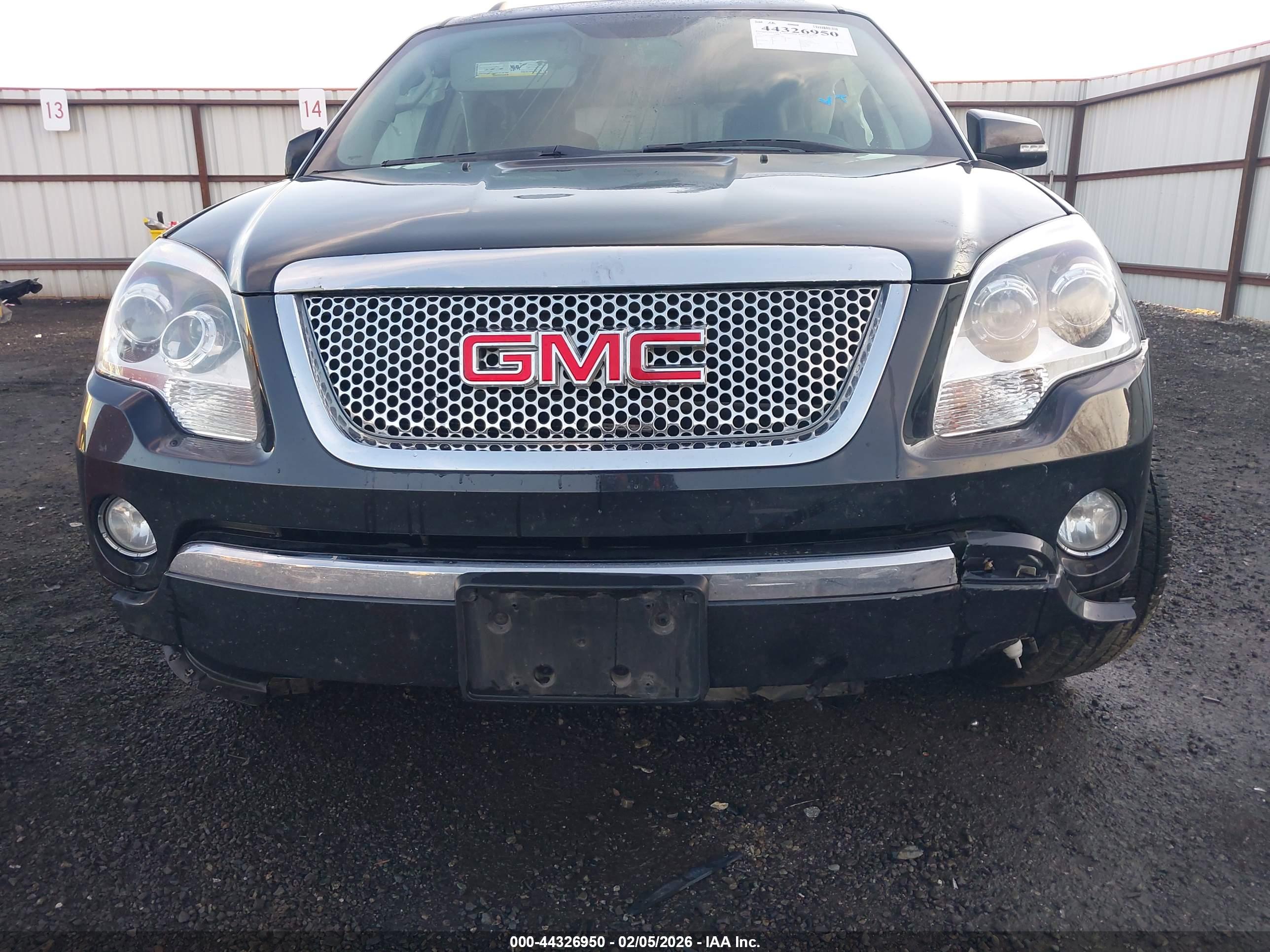 GMC ACADIA image 6