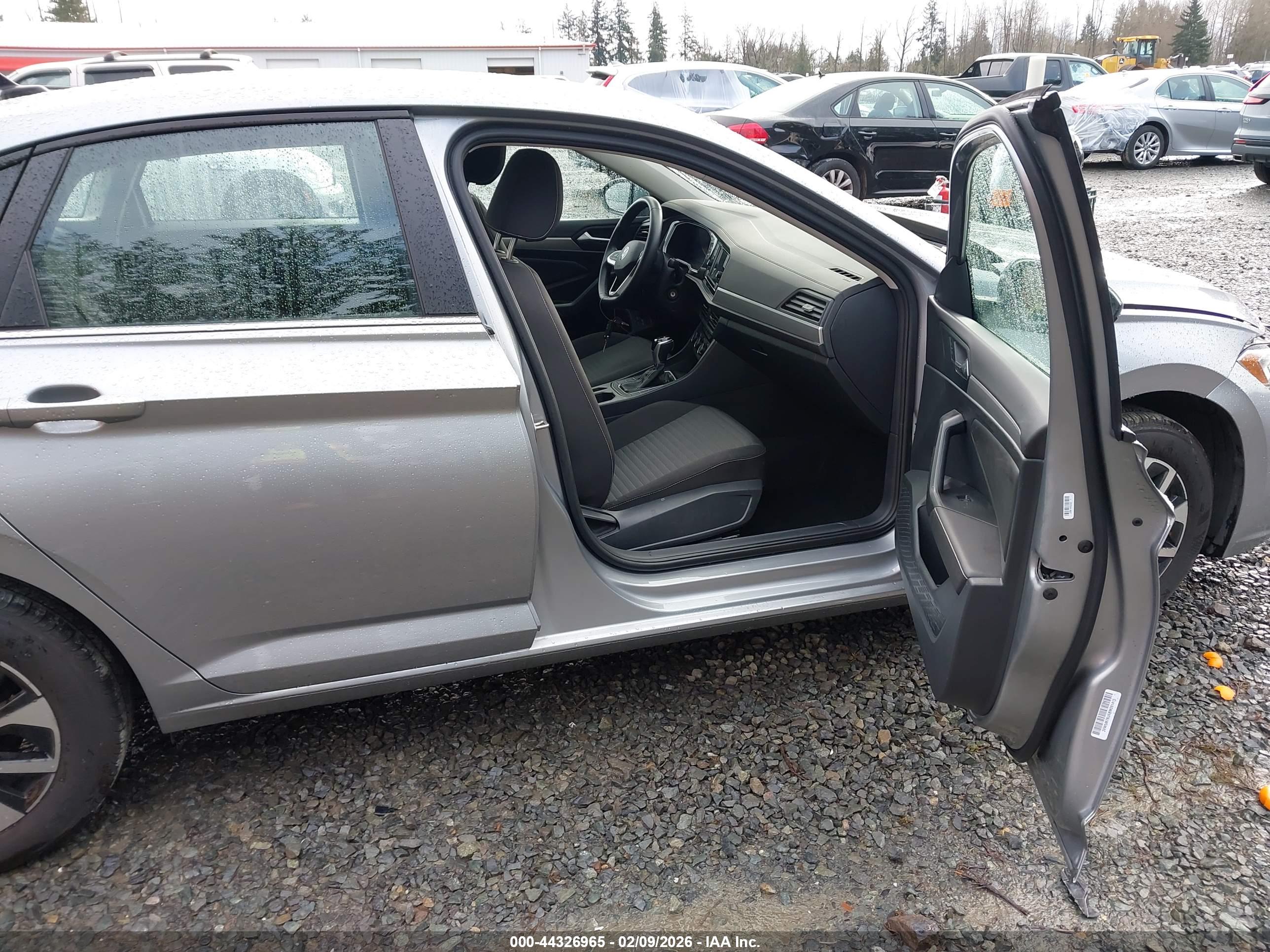 VOLKSWAGEN JETTA image 5