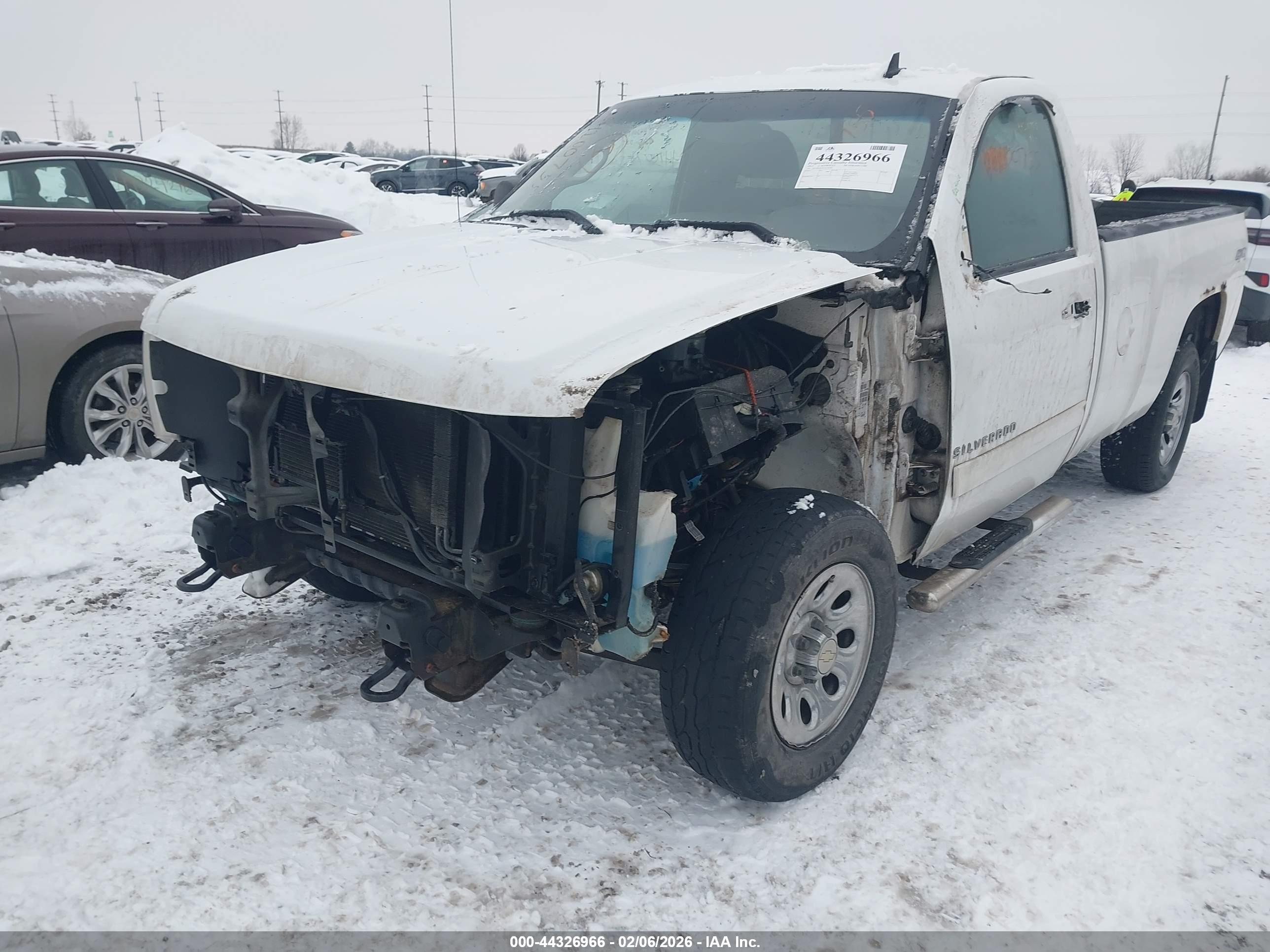 CHEVROLET SILVERADO image 6
