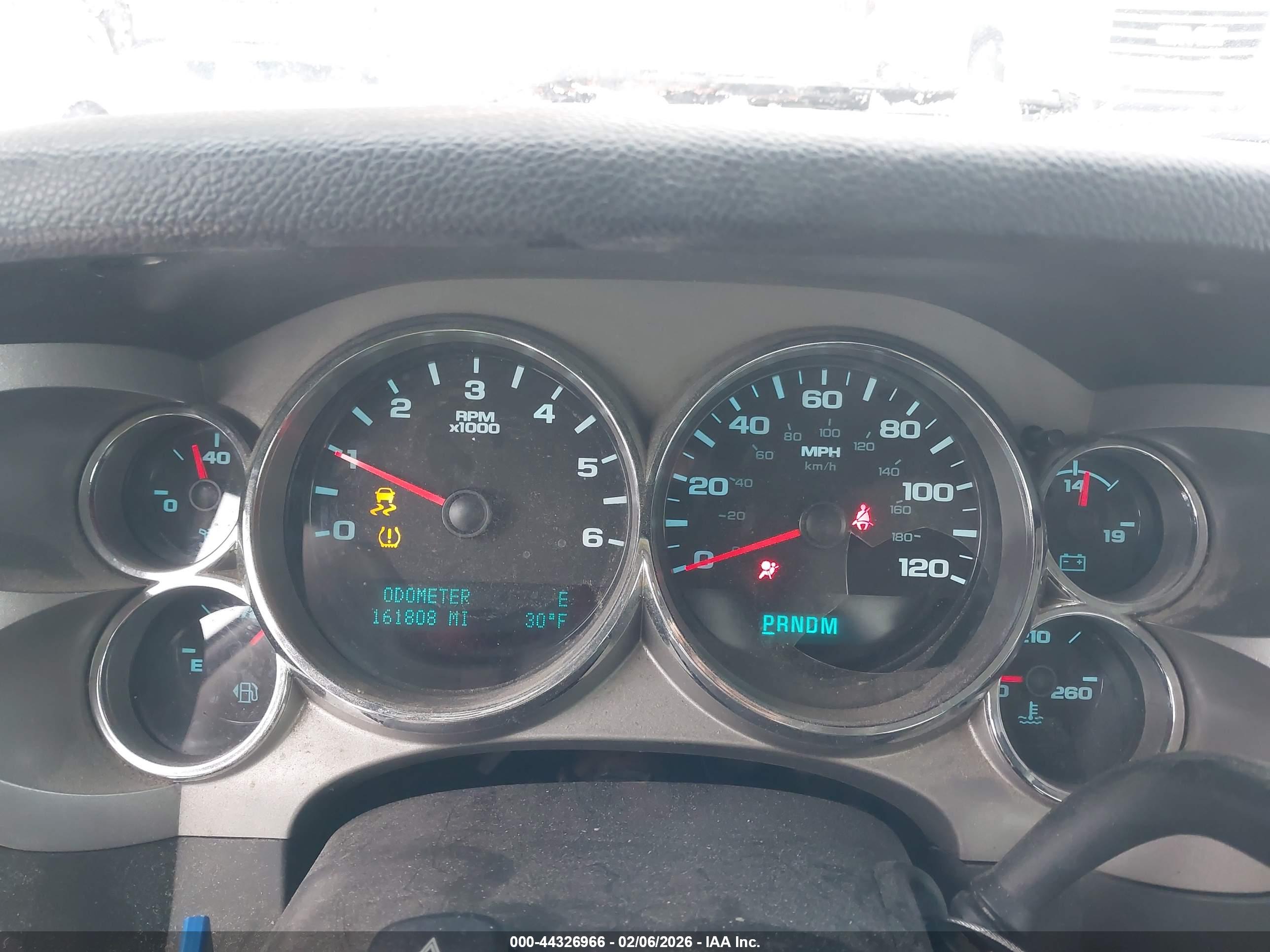 CHEVROLET SILVERADO image 7