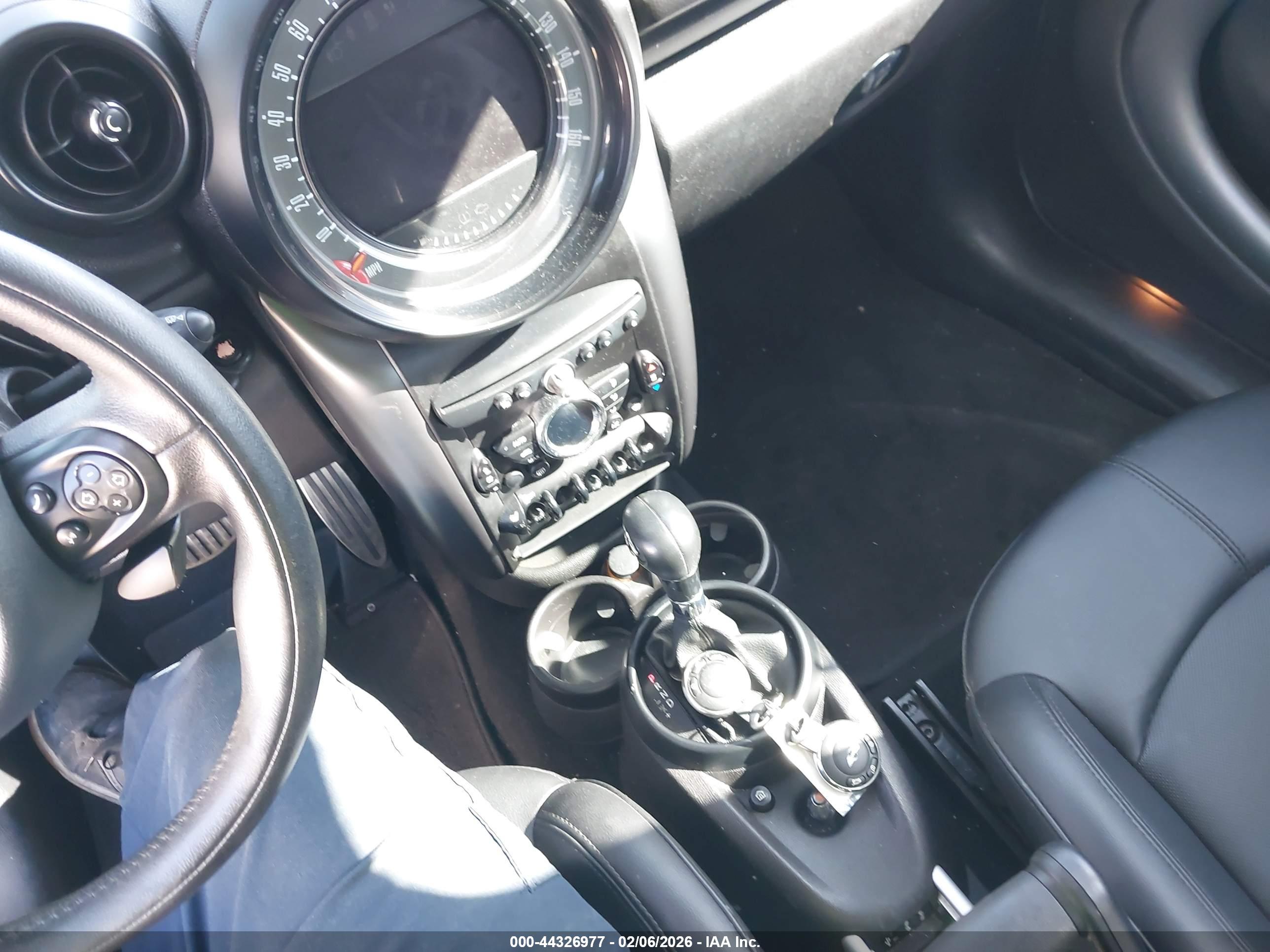 MINI COUNTRYMAN image 11