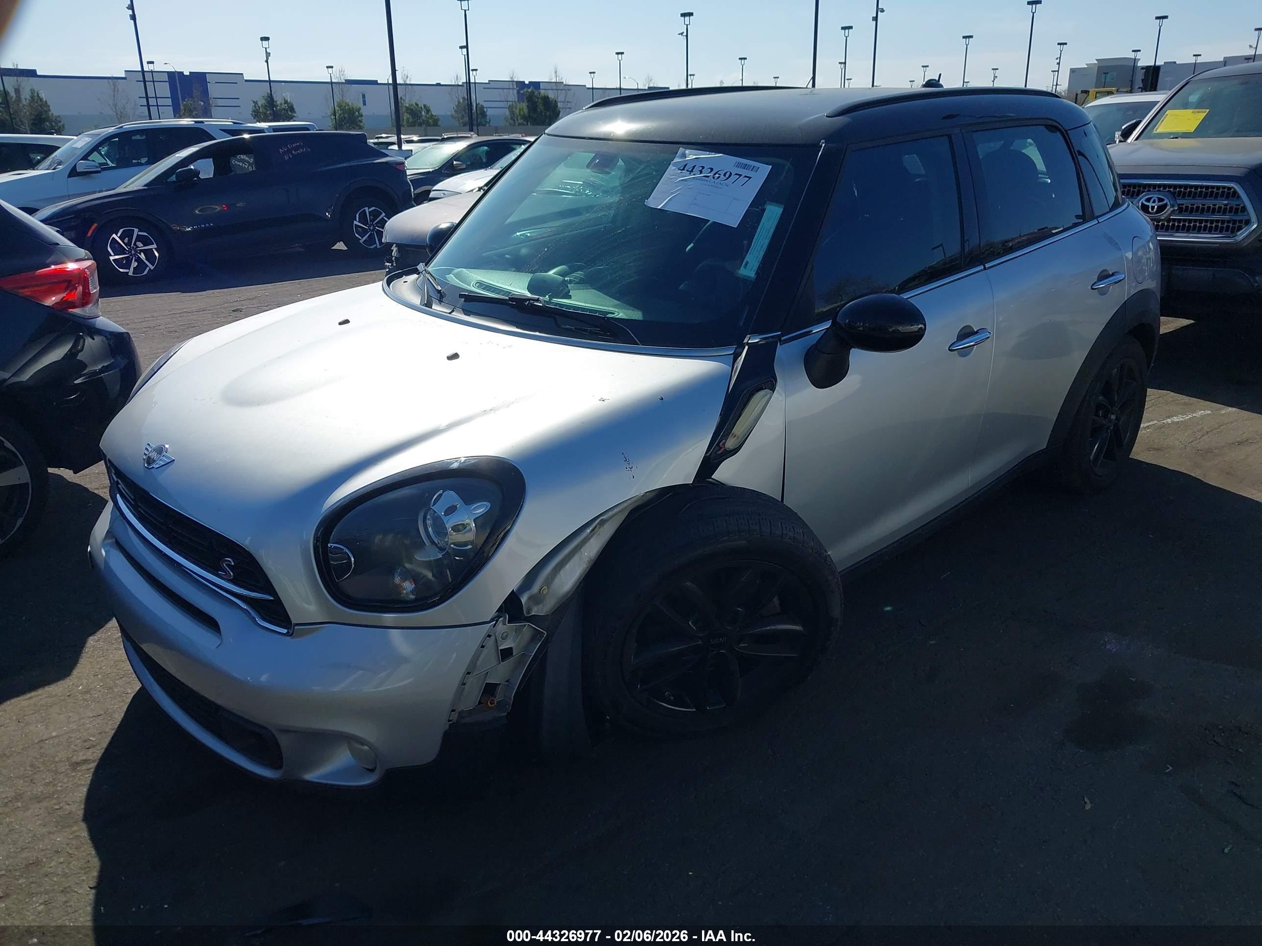 MINI COUNTRYMAN image 2