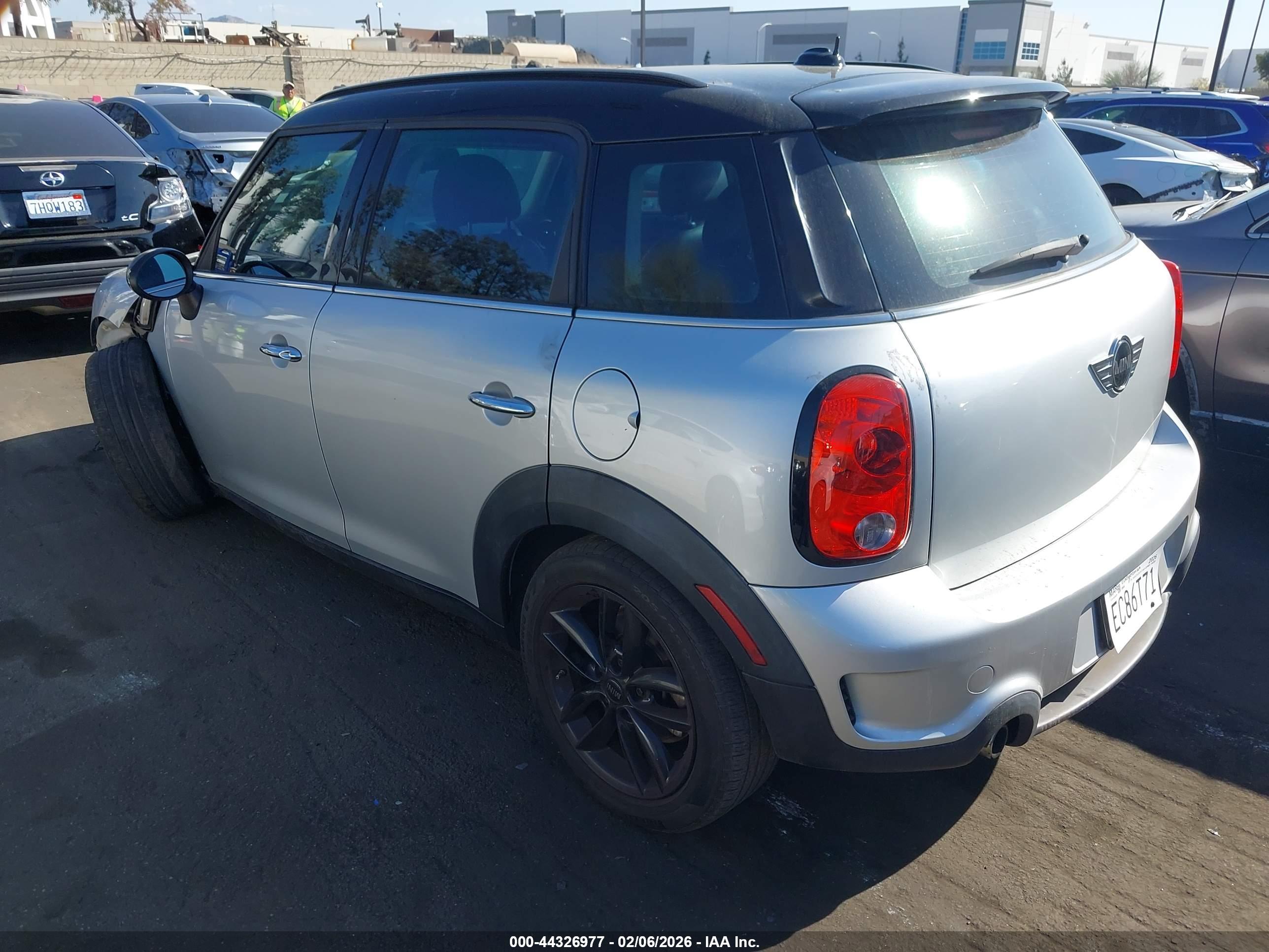 MINI COUNTRYMAN image 3