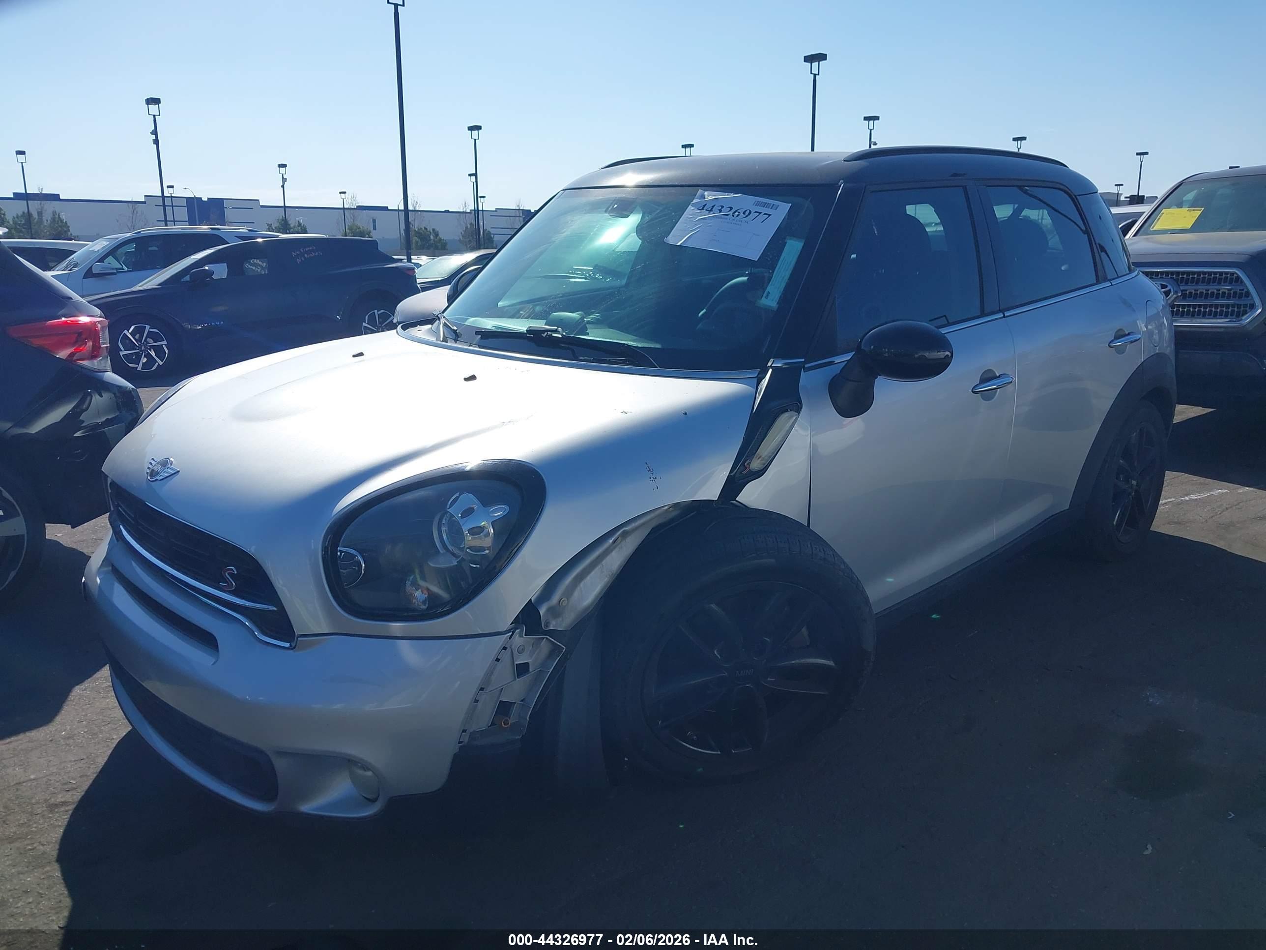 MINI COUNTRYMAN image 6