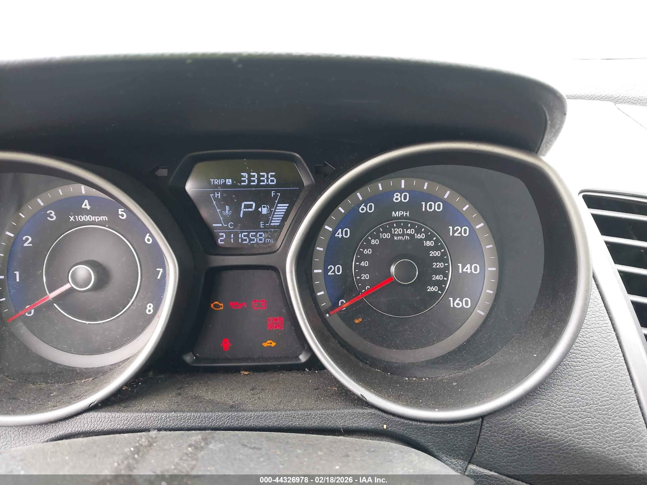 HYUNDAI ELANTRA image 7