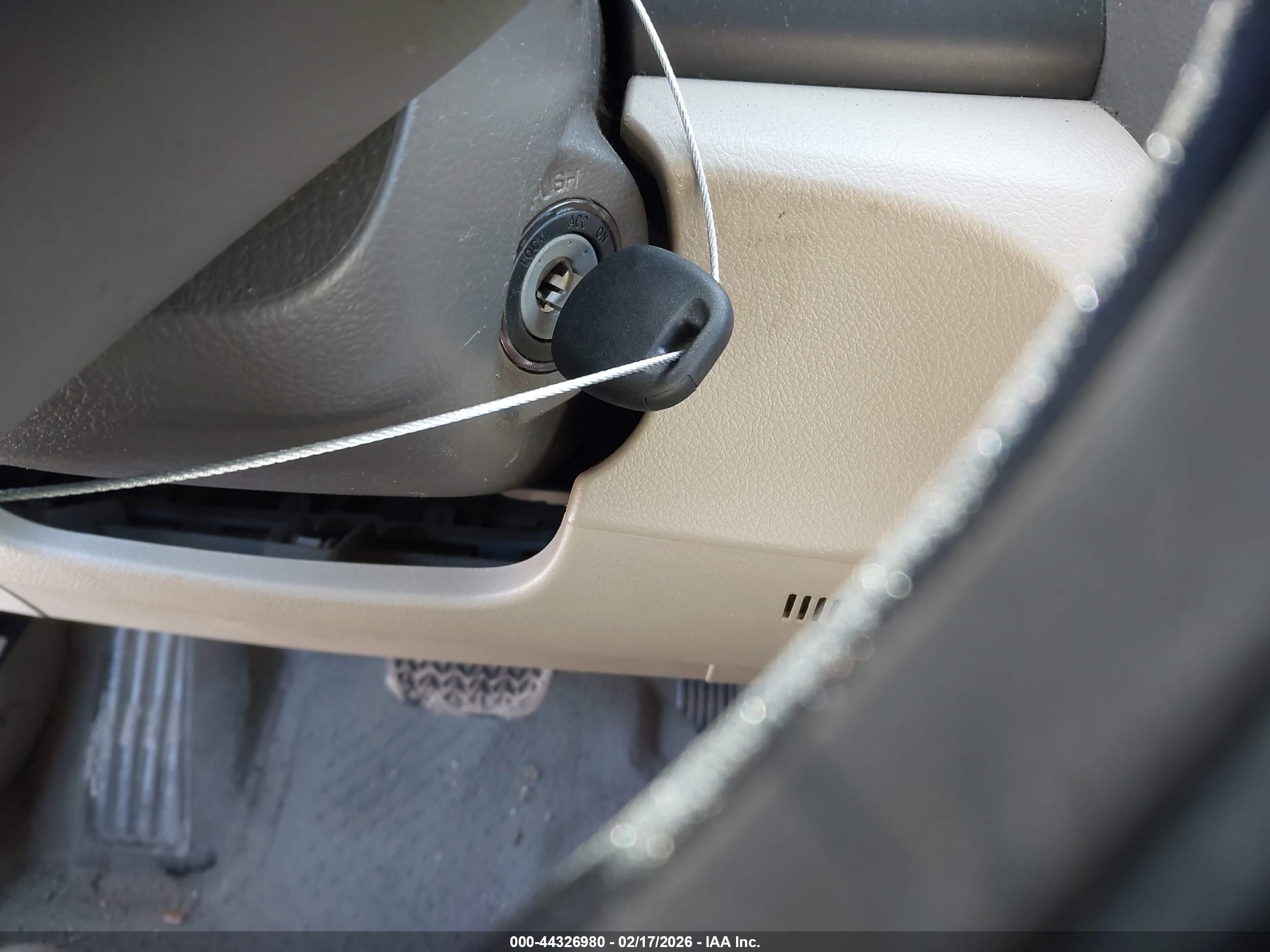 TOYOTA CAMRY image 11