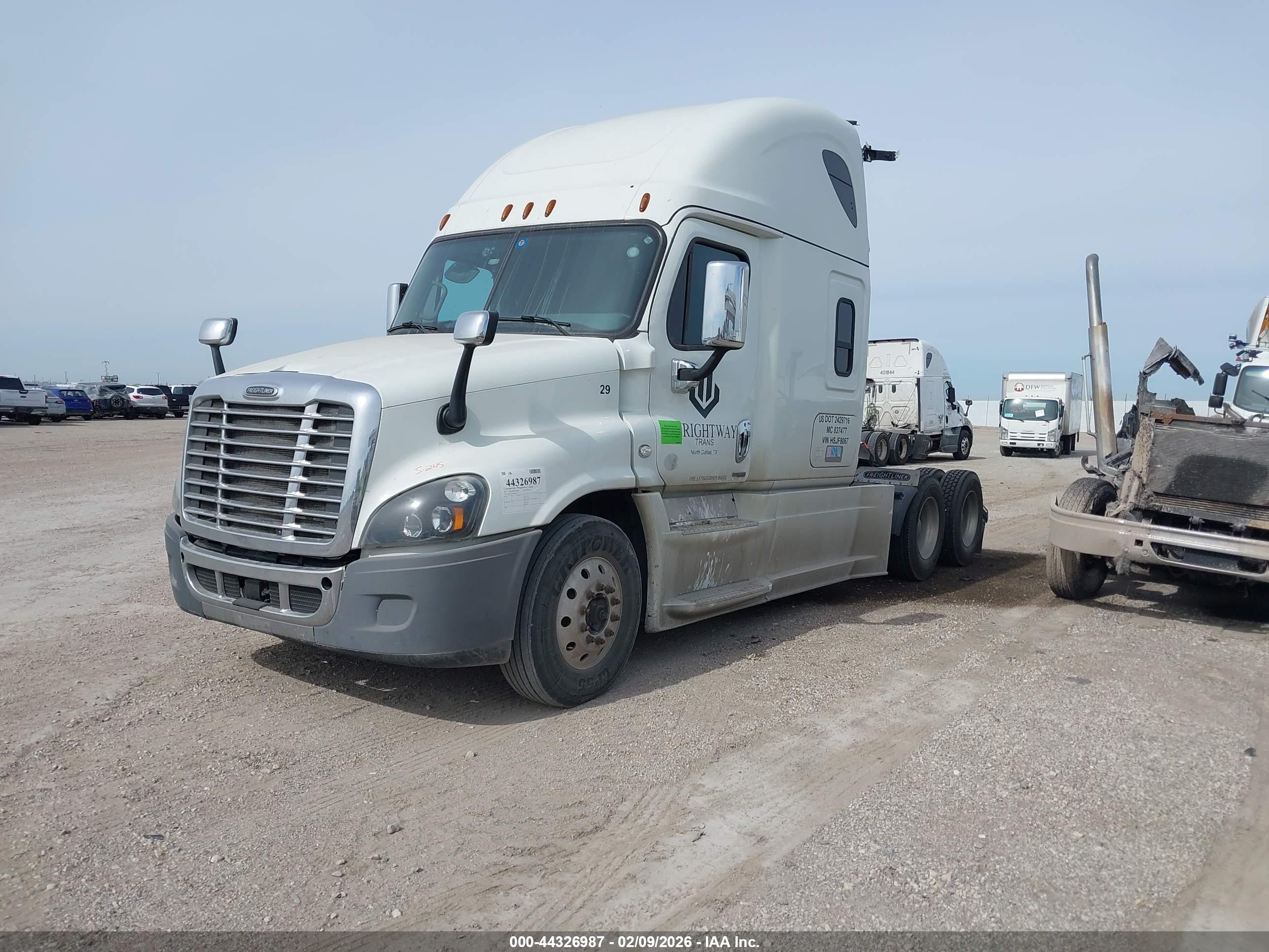 FREIGHTLINER CASCADIA image 2