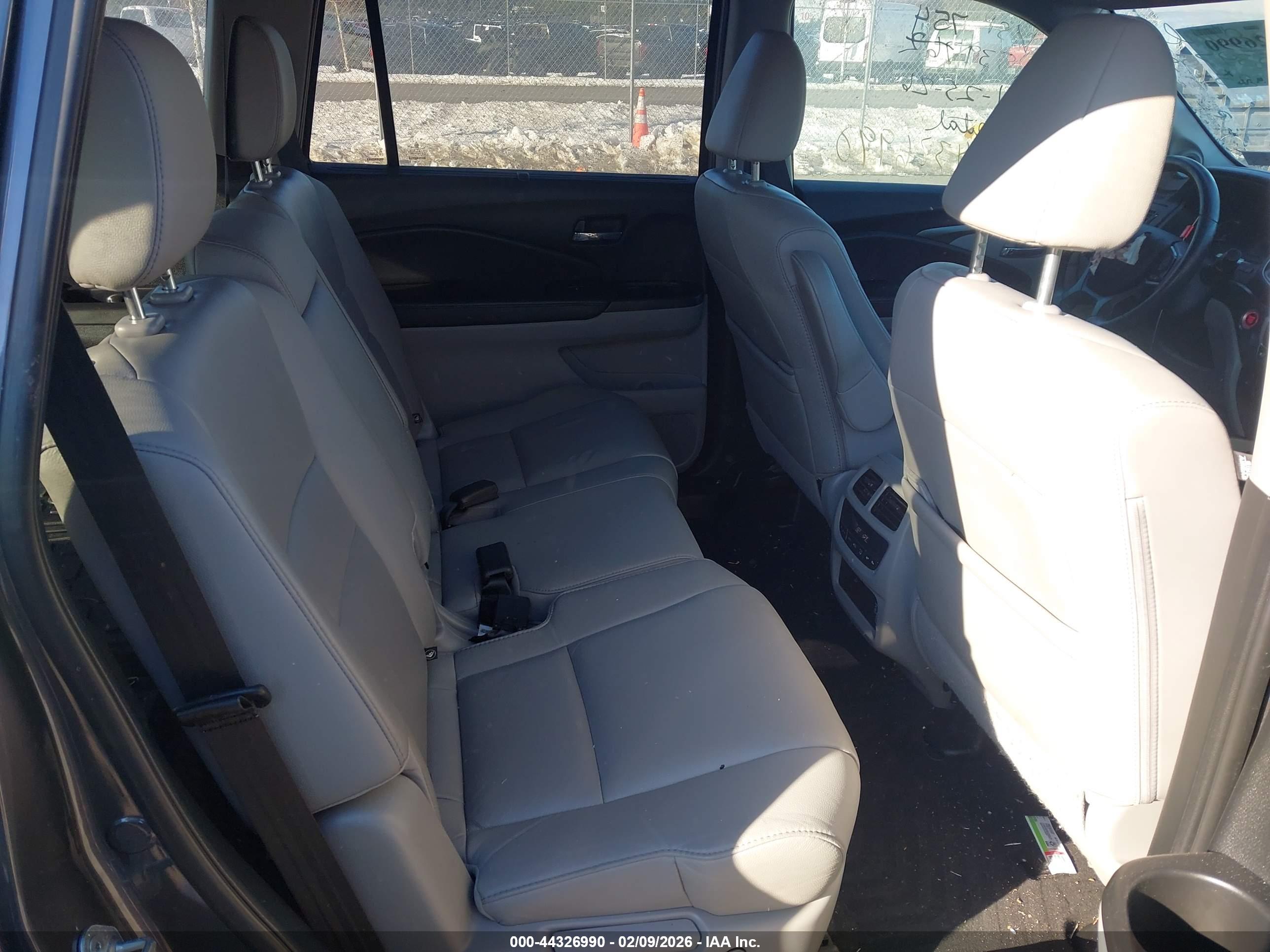 HONDA PILOT image 8