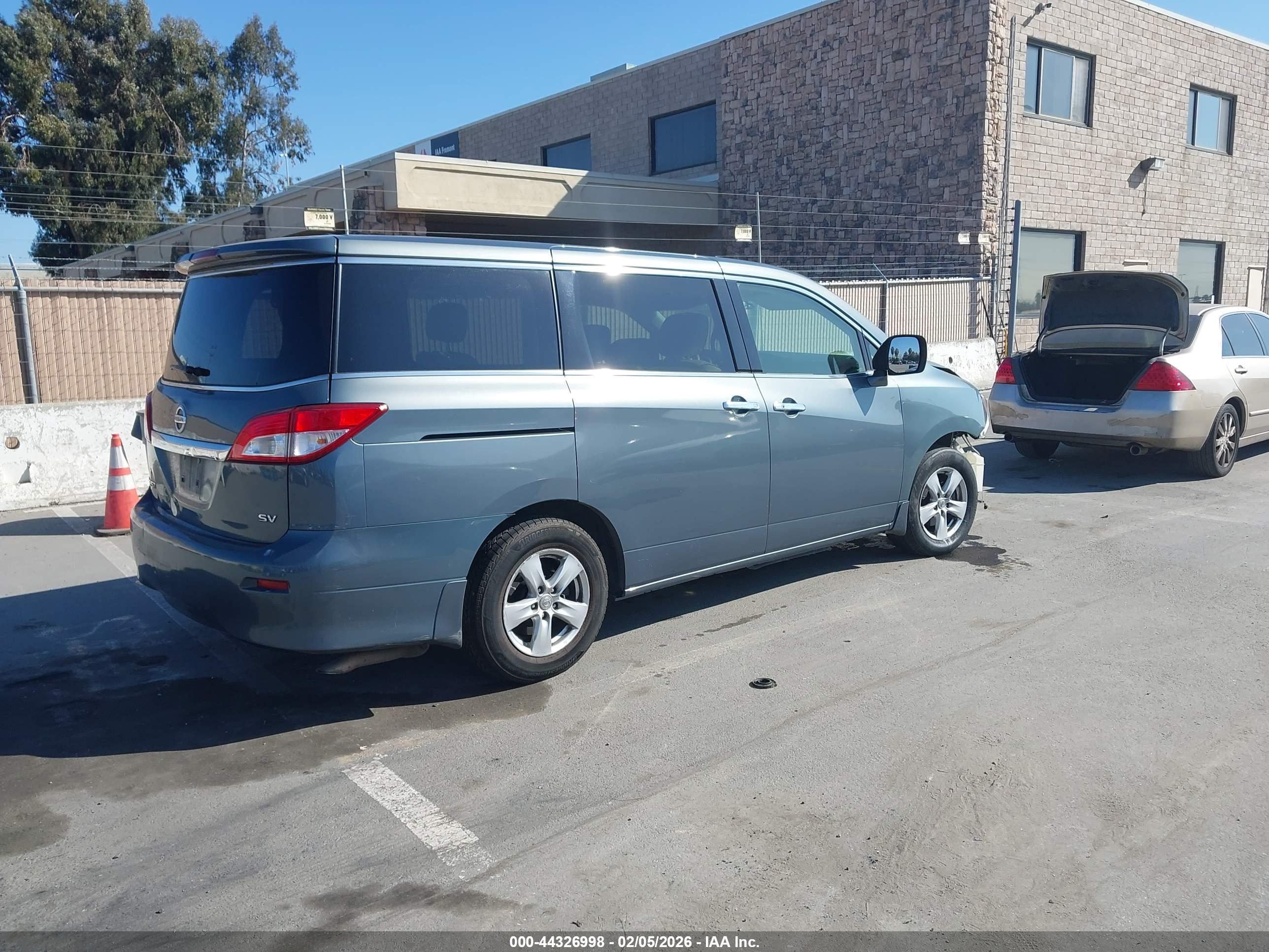 NISSAN QUEST image 4