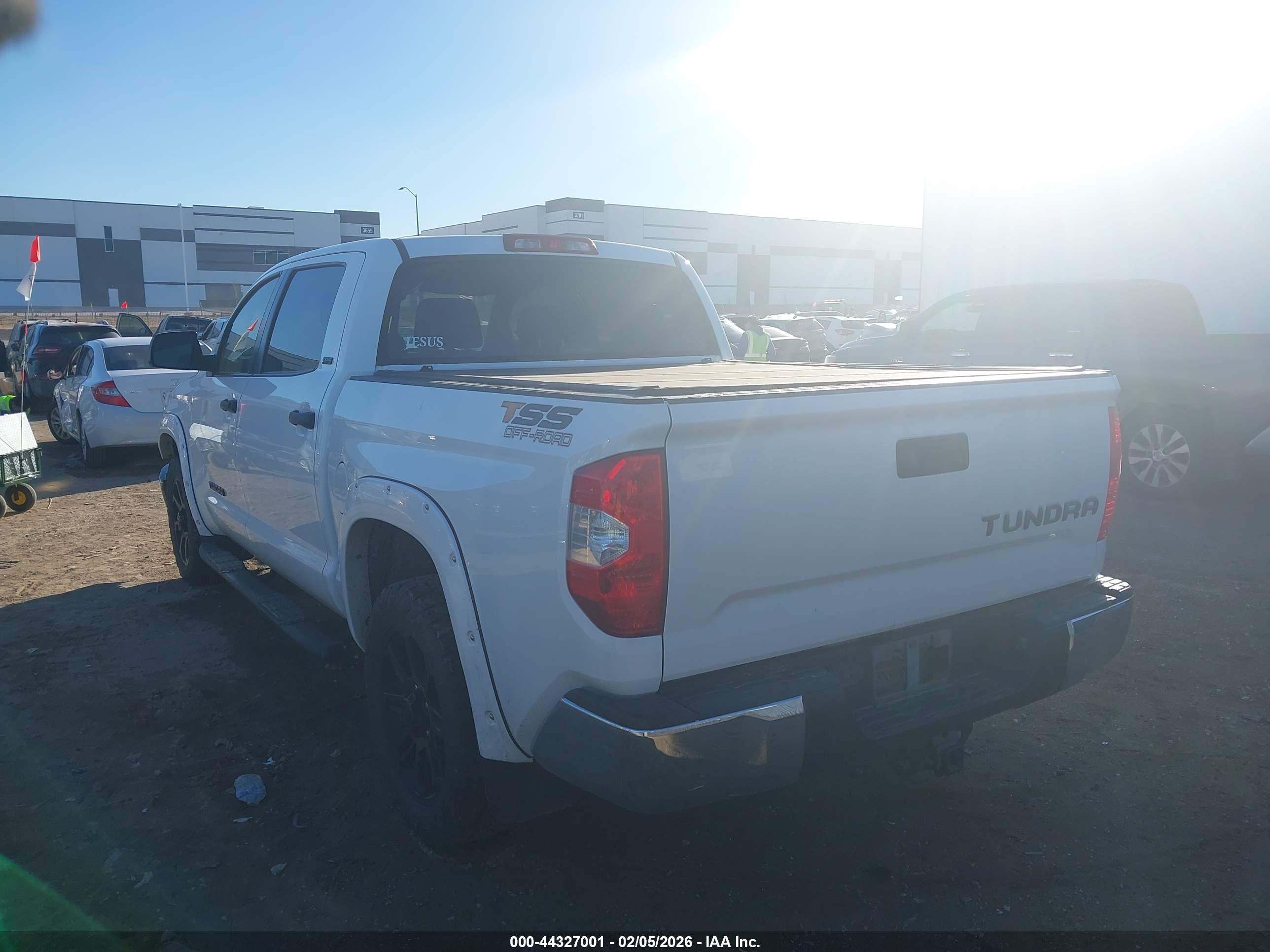 TOYOTA TUNDRA image 3
