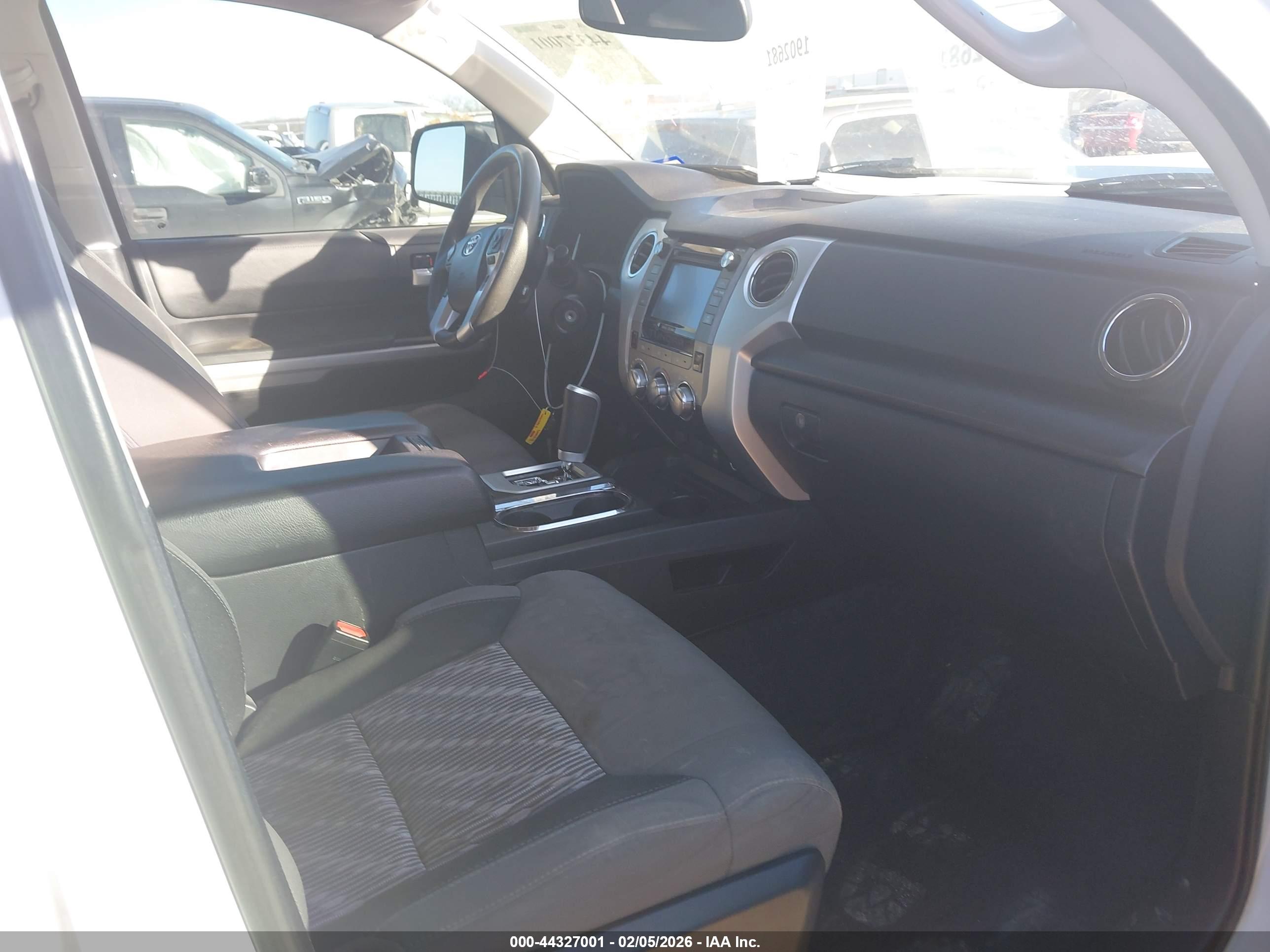 TOYOTA TUNDRA image 5
