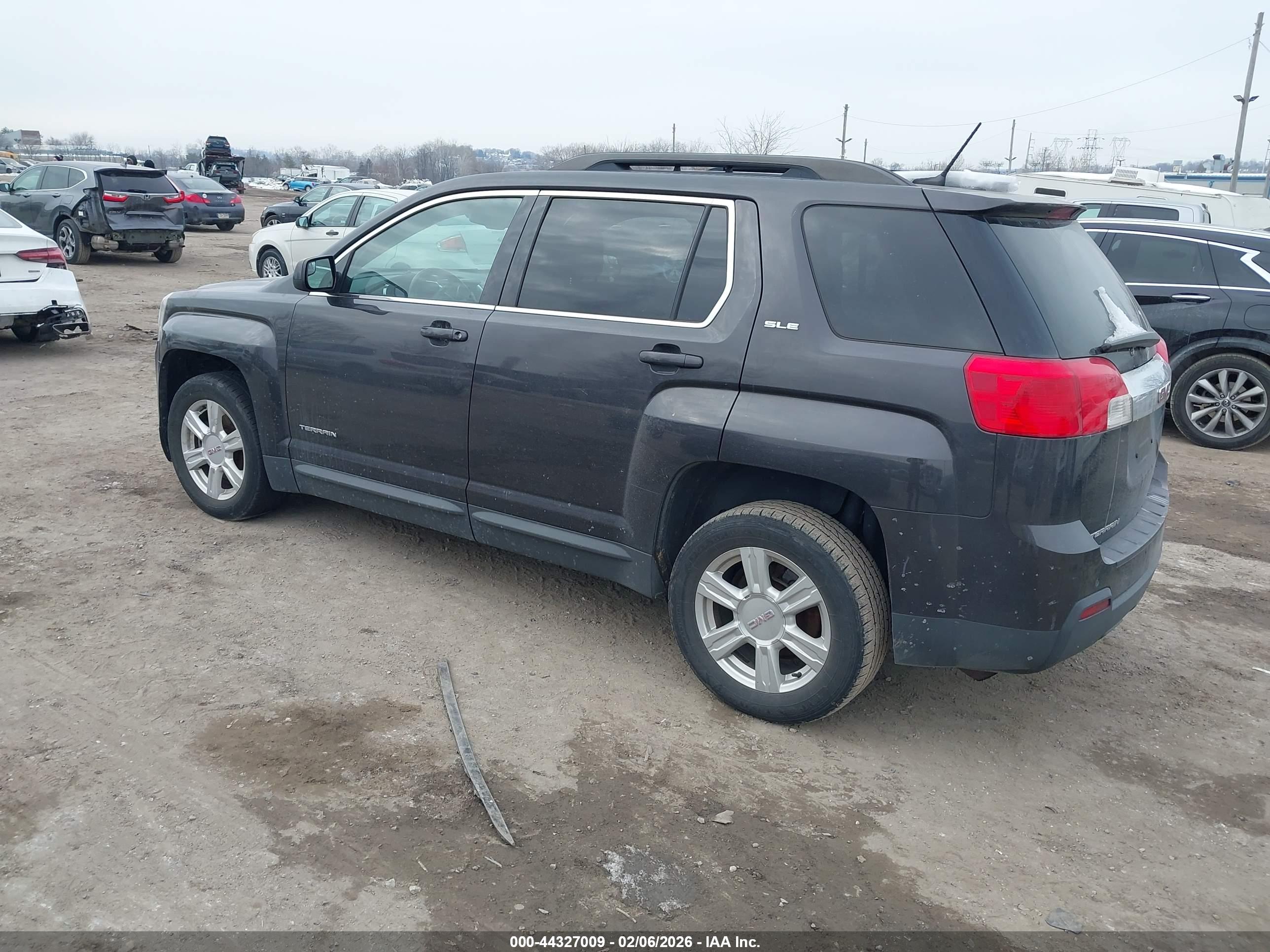 GMC TERRAIN image 3