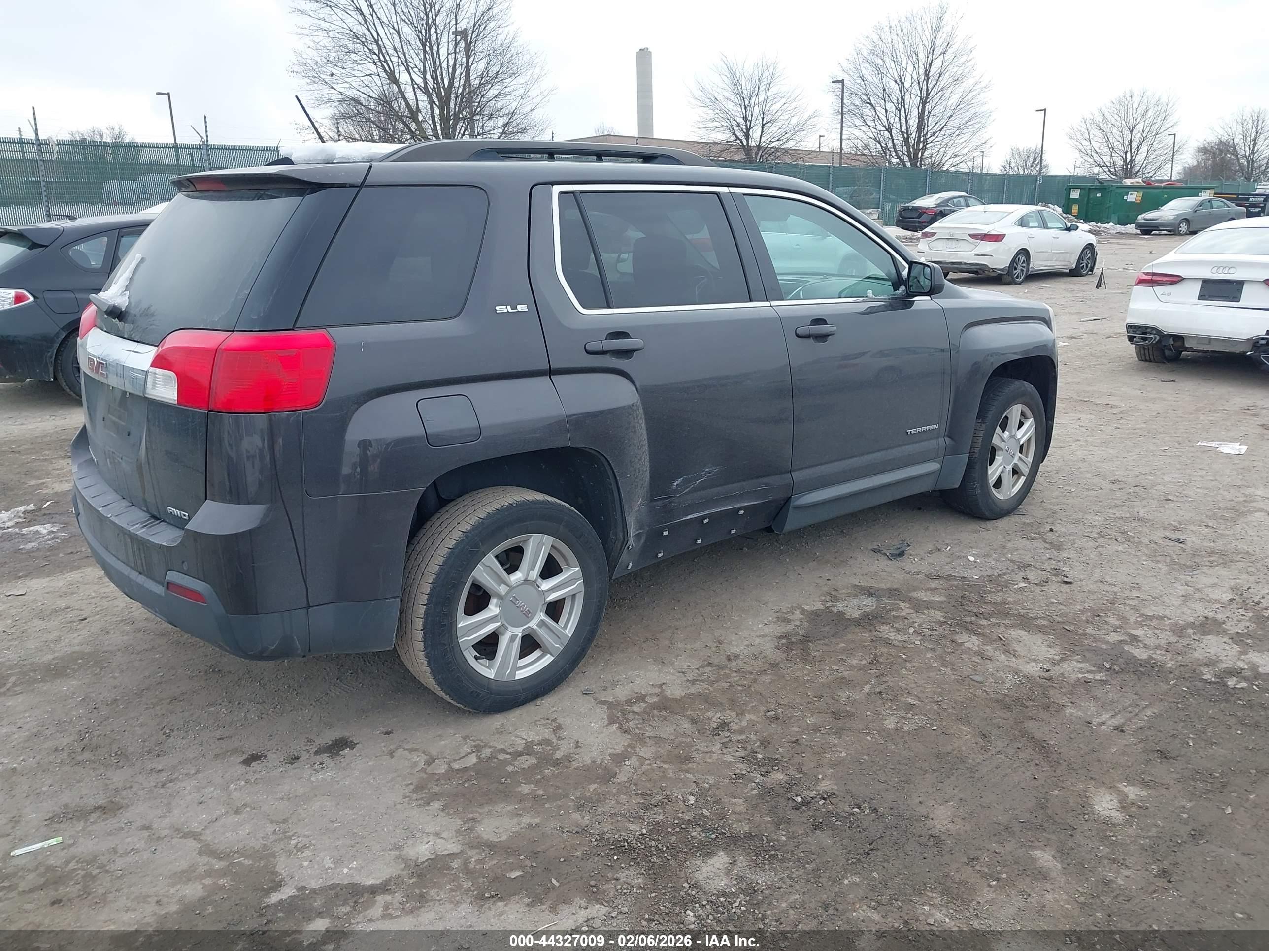 GMC TERRAIN image 4