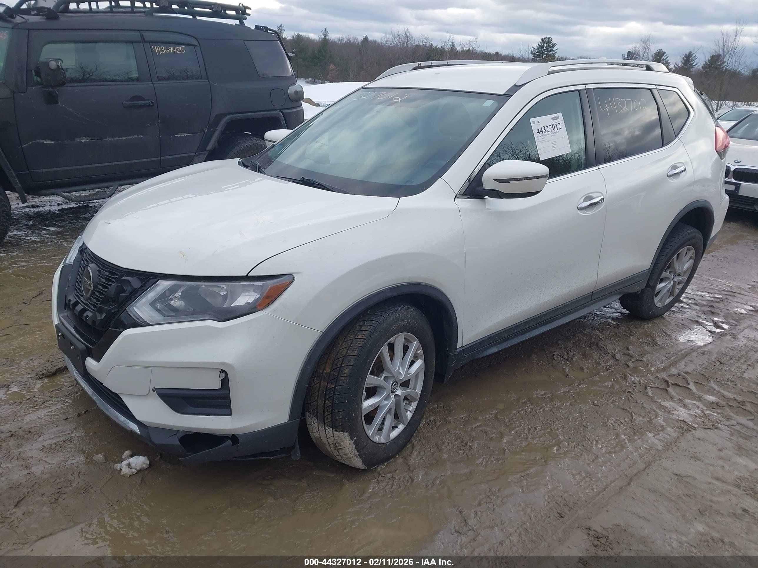 NISSAN ROGUE image 2