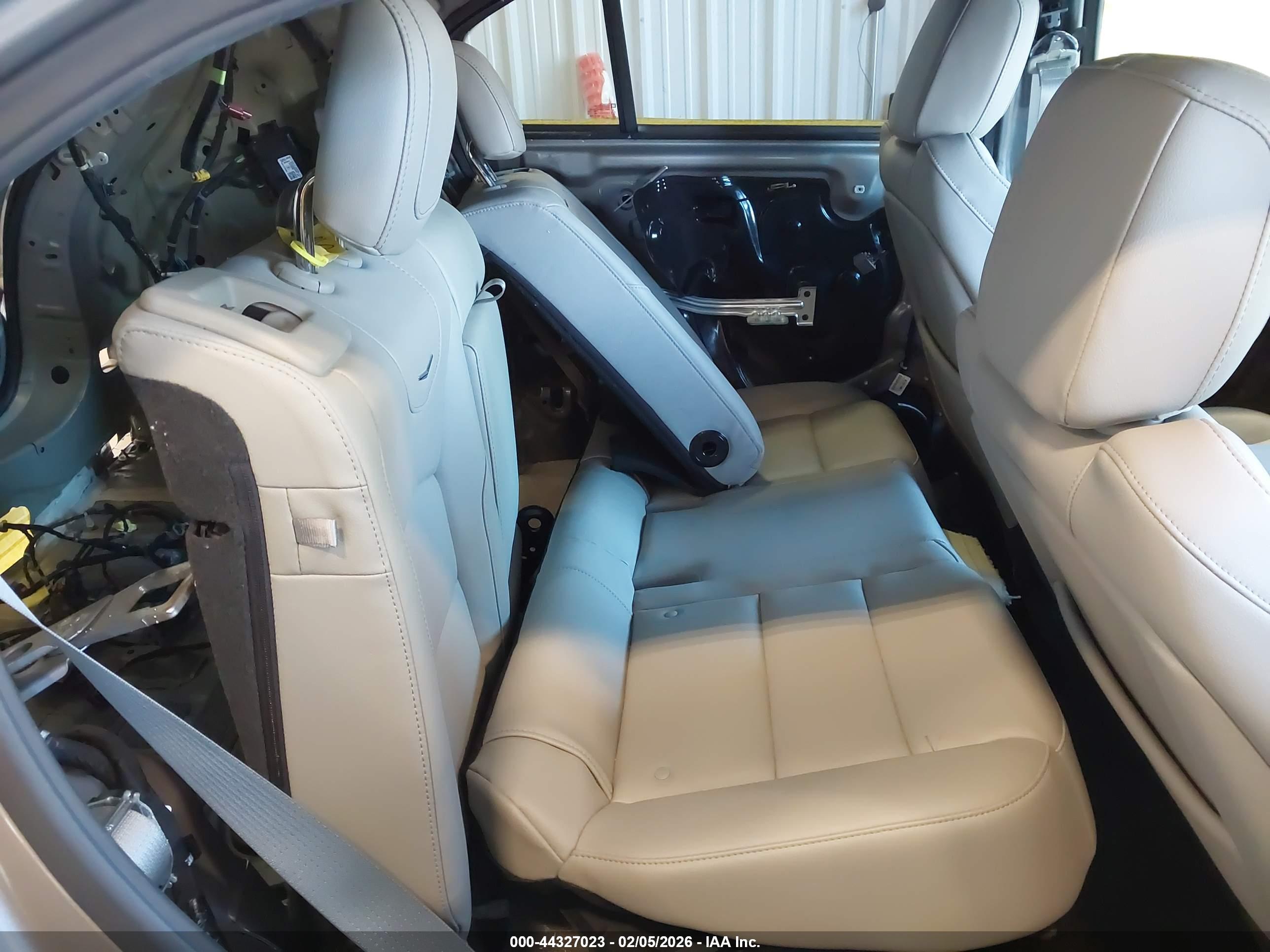CADILLAC XT4 image 8