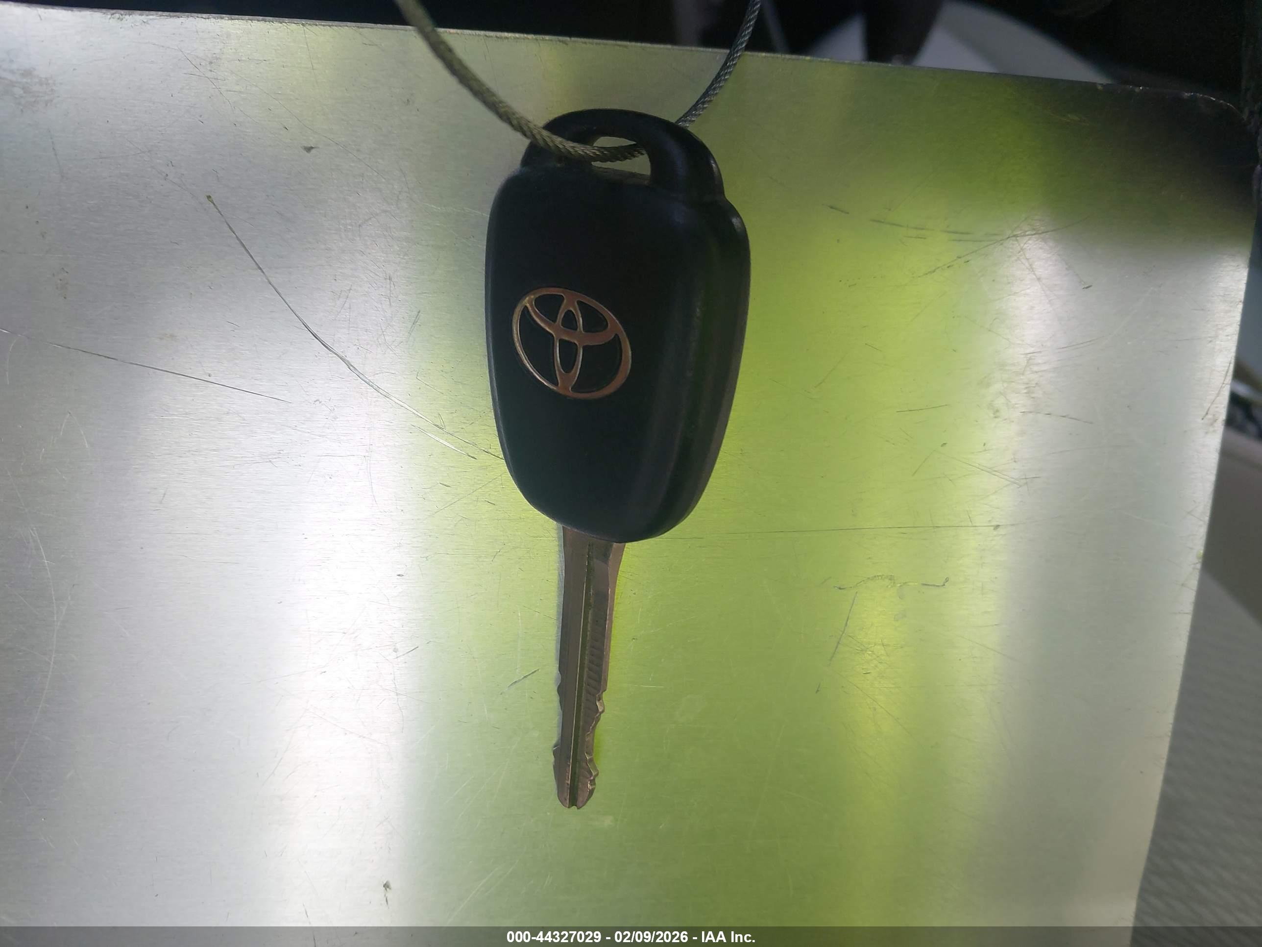 TOYOTA COROLLA image 11
