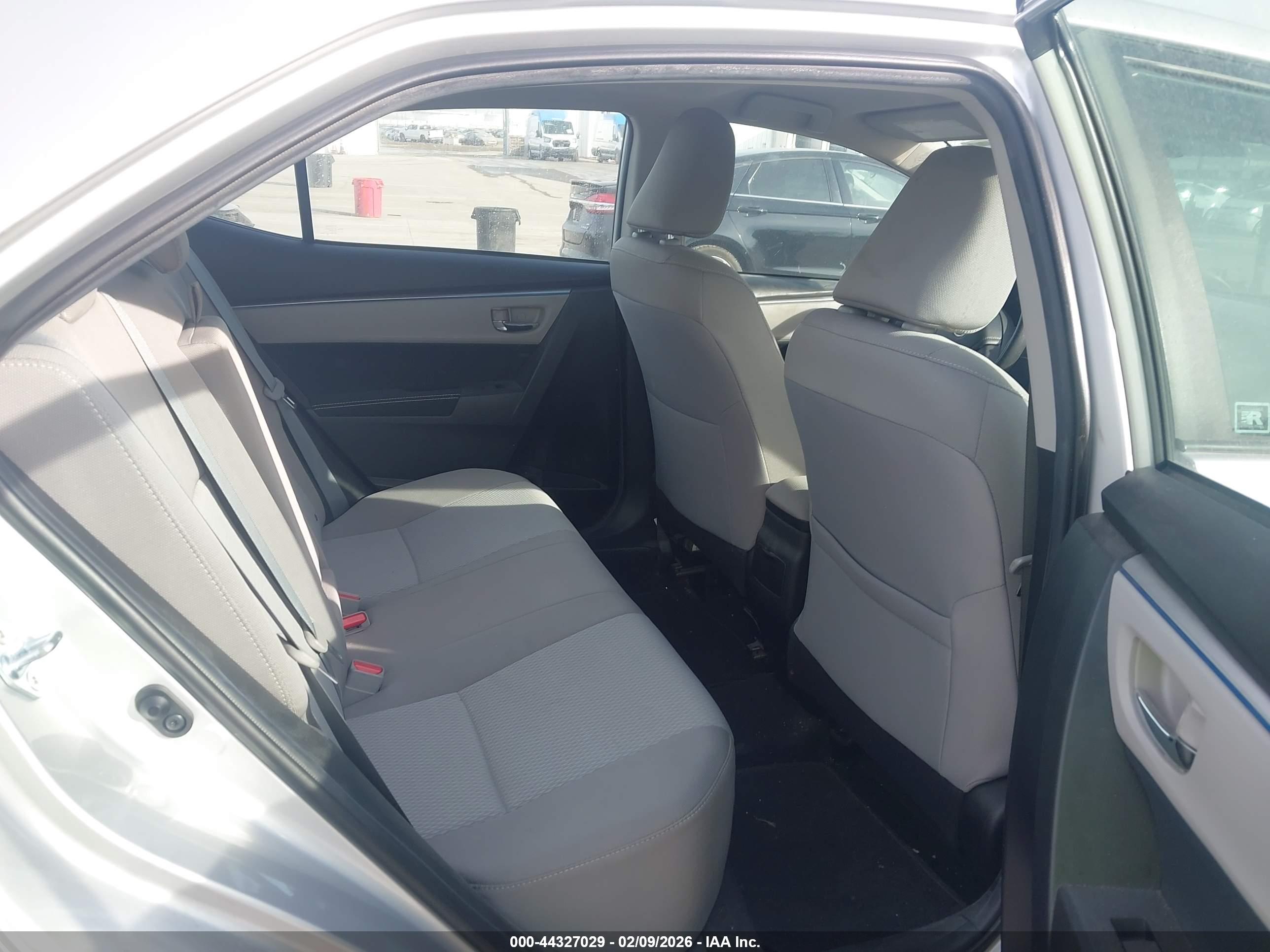TOYOTA COROLLA image 8