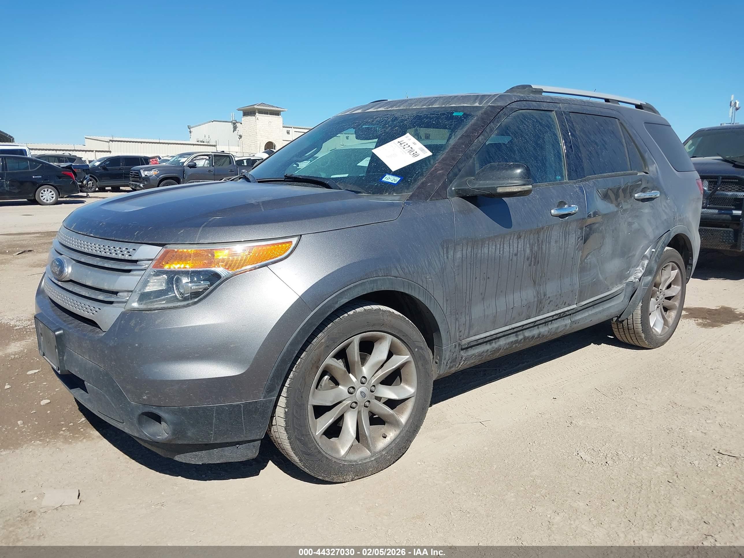 FORD EXPLORER image 2