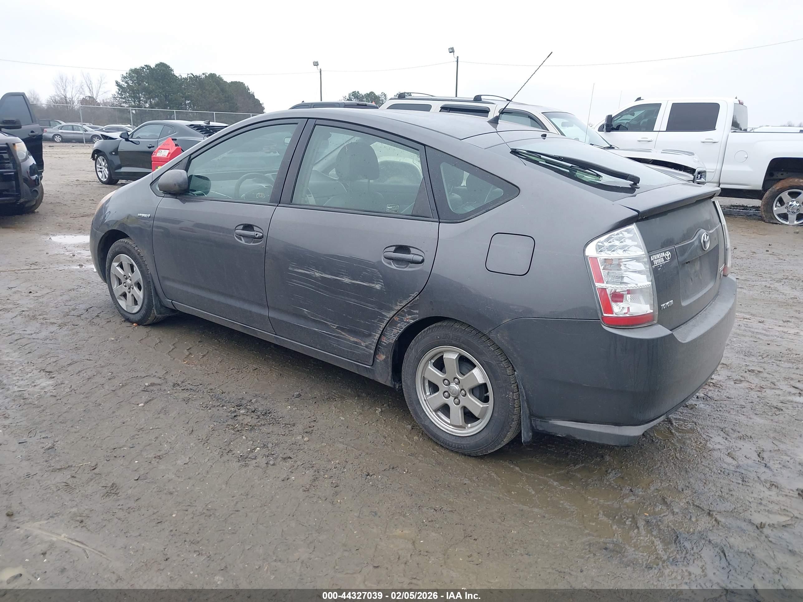 TOYOTA PRIUS image 3
