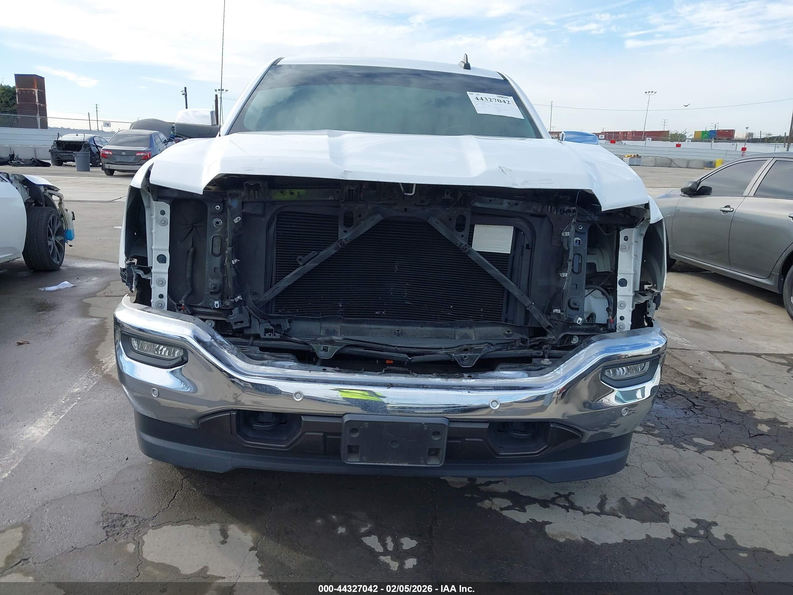 GMC SIERRA image 6