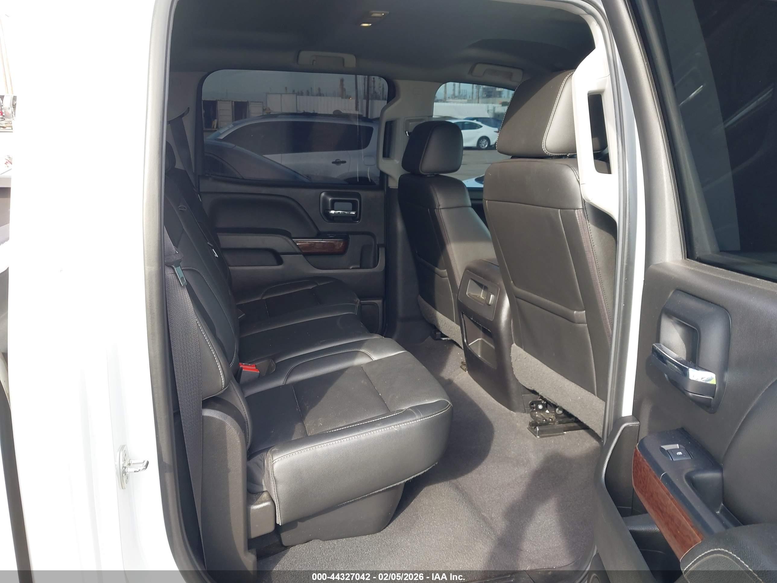 GMC SIERRA image 8